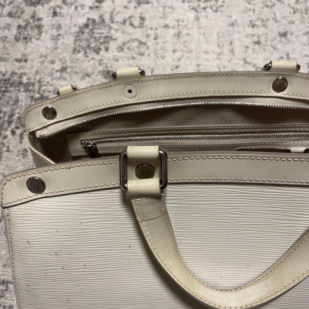 Louis Vuitton Brea MM M40330 White Epi Hand Shoulder Bag 13.0 x 9.8 x 4.7 inches