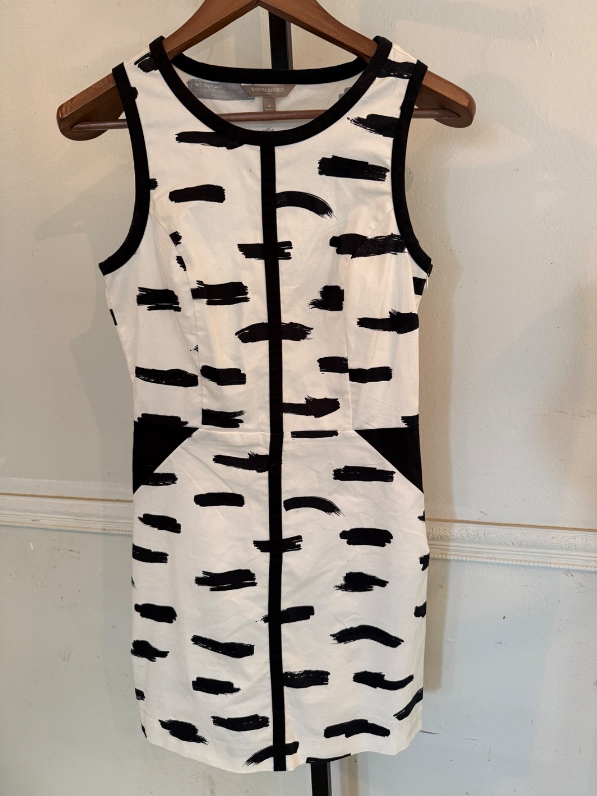 Artistic Abstract Banana Republic Women 0 Black White Dress