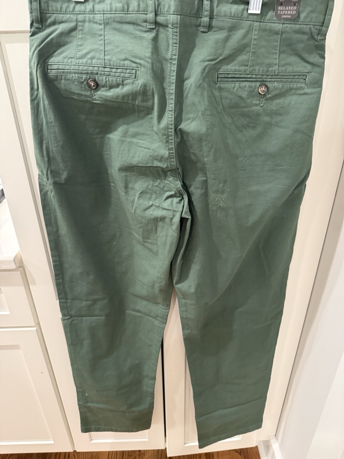 J Crew Men’s 32/32 Relaxed Tapered Stretch Chino Pants Green NWT Pleated Front