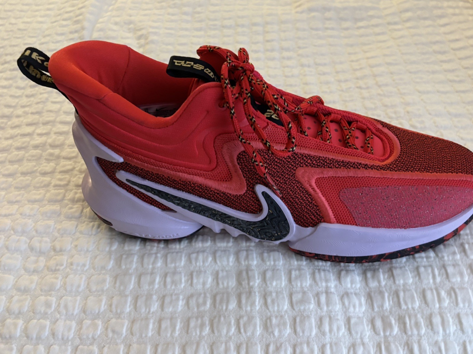 Nike Cosmic Unity 2 Basketball Sneakers in Siren Red, Speckled laces, Black Gold