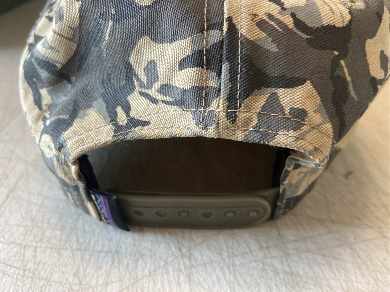 Patagonia Fitz Roy Trout Roger That Hat – Excellent – Ash Tan/ Forest Khaki Camo