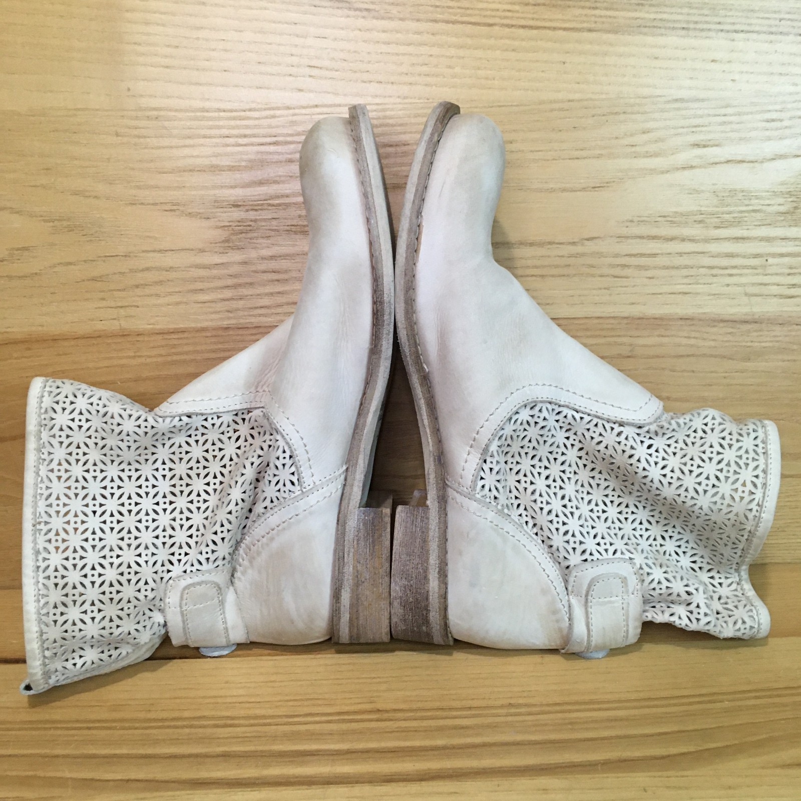 Max & Moi By Lederer Tan Ivory Perforated Leather womens Boot EU 40 US 9-9.5
