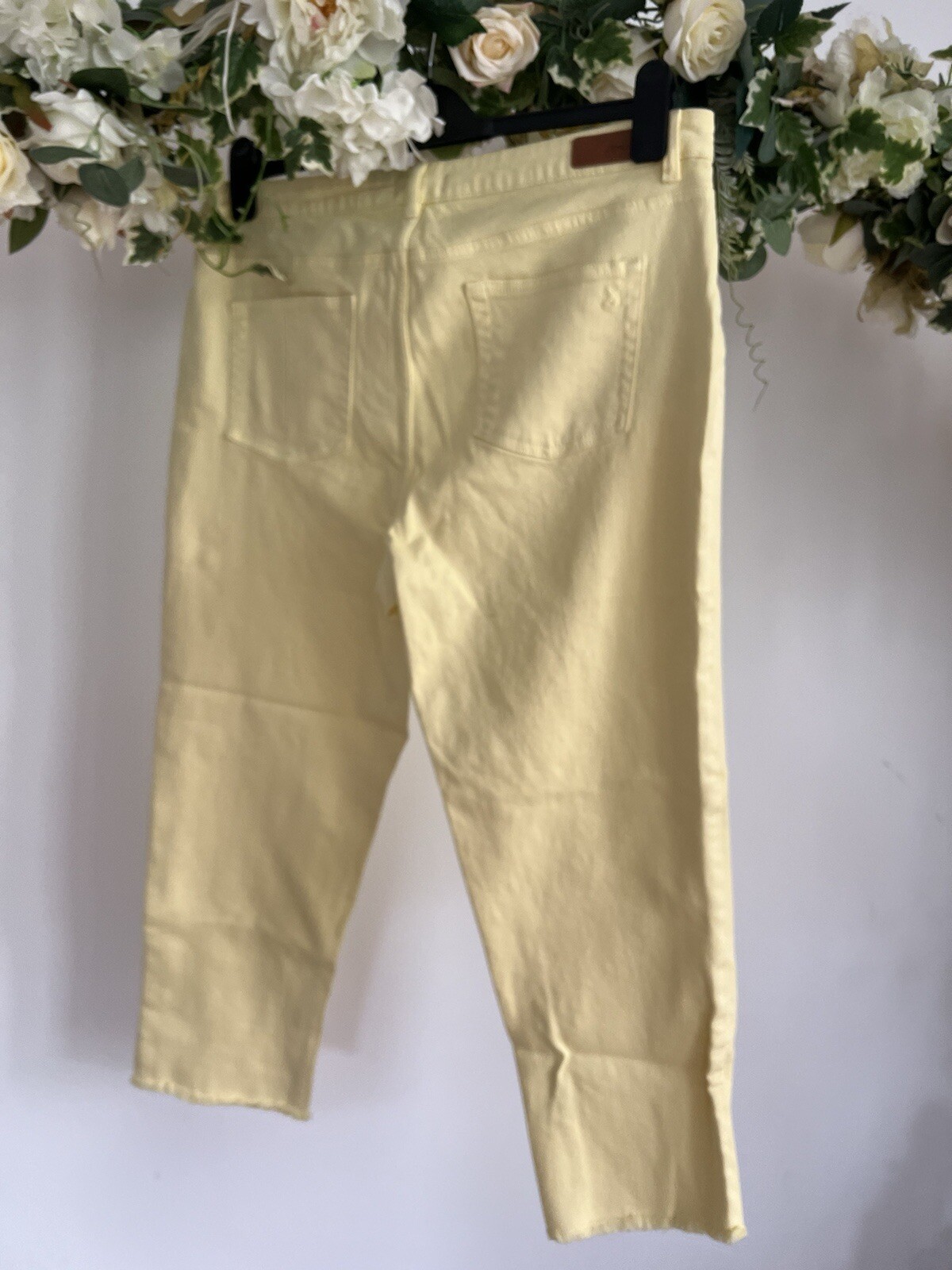 JOULES Bette Jeans Size 20 Lemon Yellow Denim Slim Straight Cropped Leg NEW