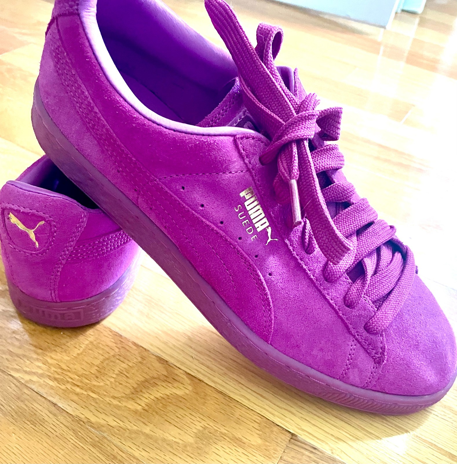 Untra-comfy pink-fushia puma suede shoes men (size 9) , or women (size 11)