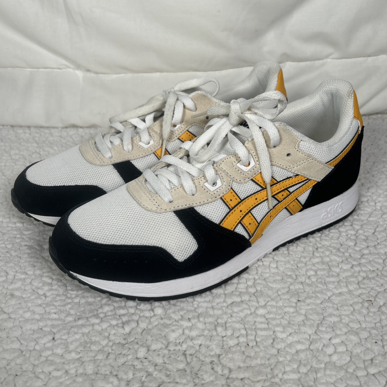 New Asics Lyte Classic 201A477 Yellow White Athletic Running Sneaker Men’s 8 1/2