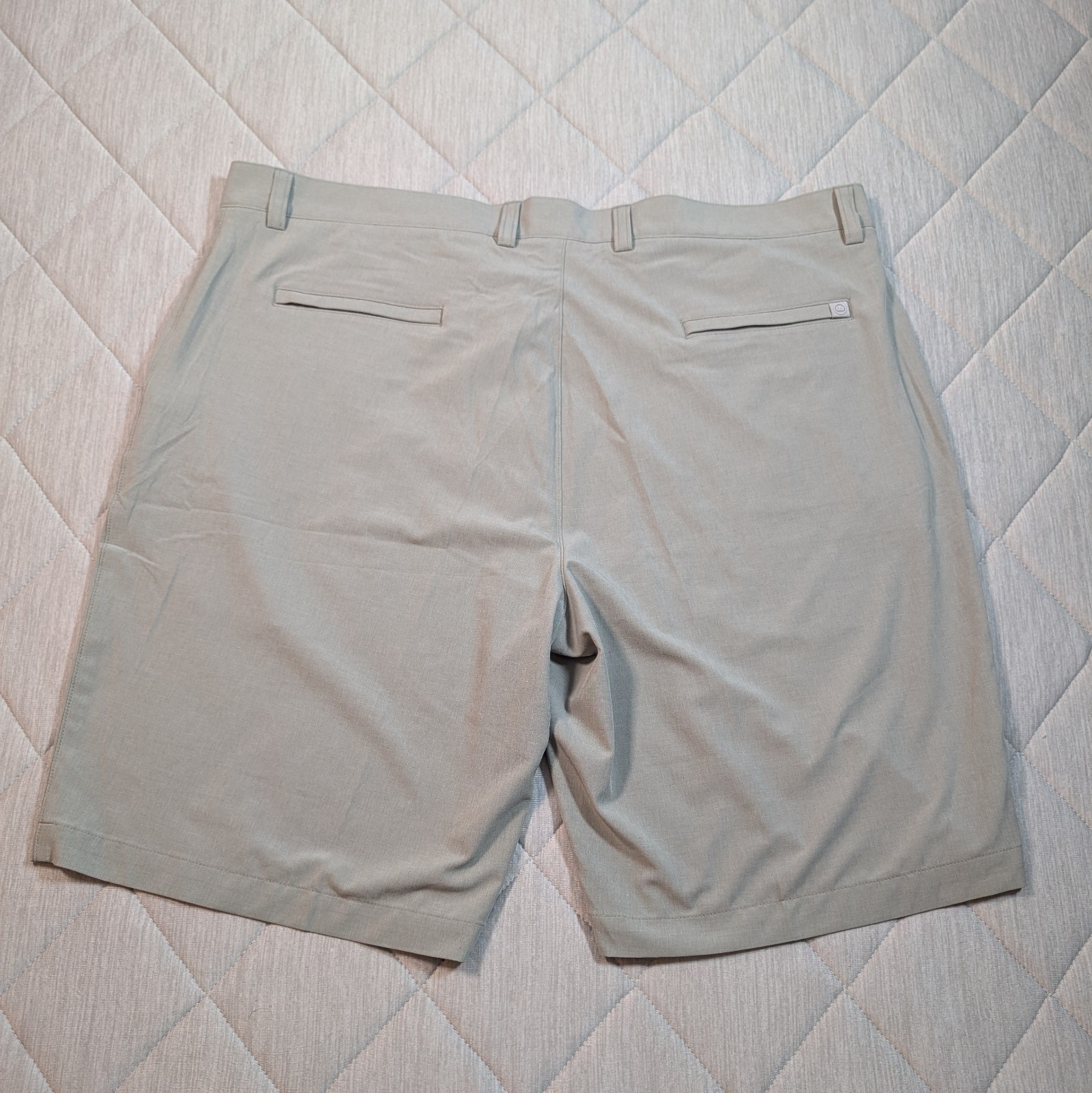 Peter Millar Shorts Mens Grey 40×10 Crown Sport Shackleford Performance Golf