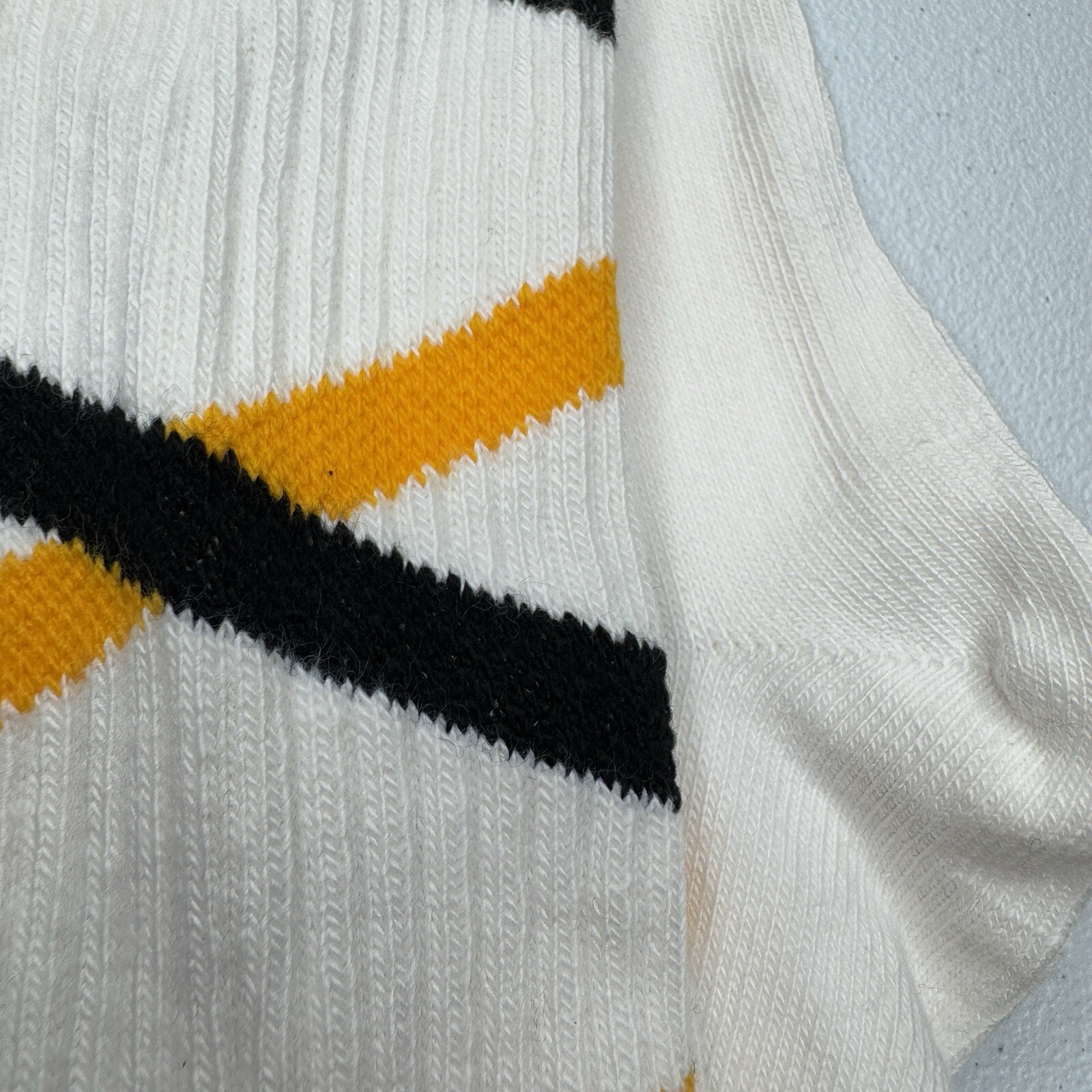 1-800 Spike It Volleyball Sock Size Large White/Blue/Yellow 1 Pair #167M NWOT