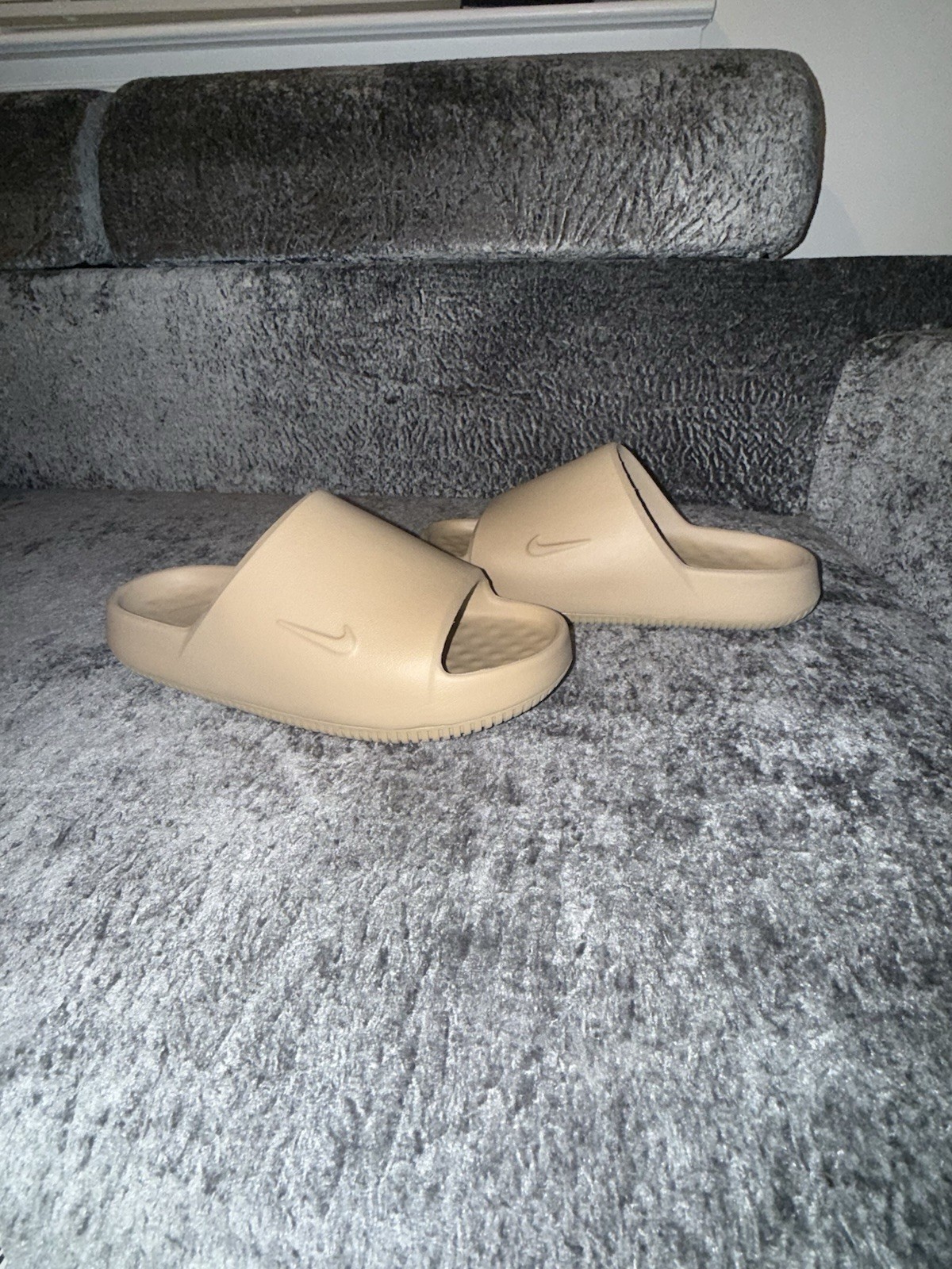 Nike Men’s 2.0 CALM SLIDES US 7 Slip-On khaki color