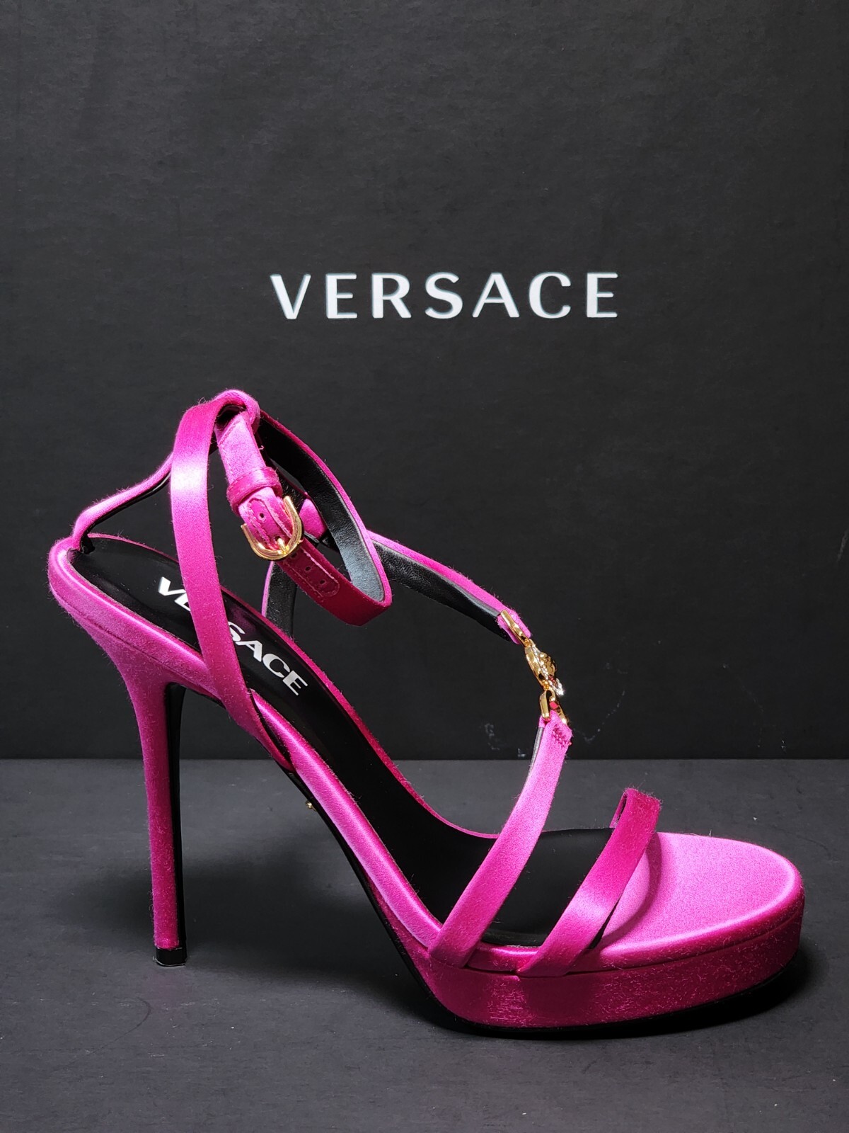Medusa ’95 Satin Sandals 115 mm Pink, Size EU 38, MSRP C$1325