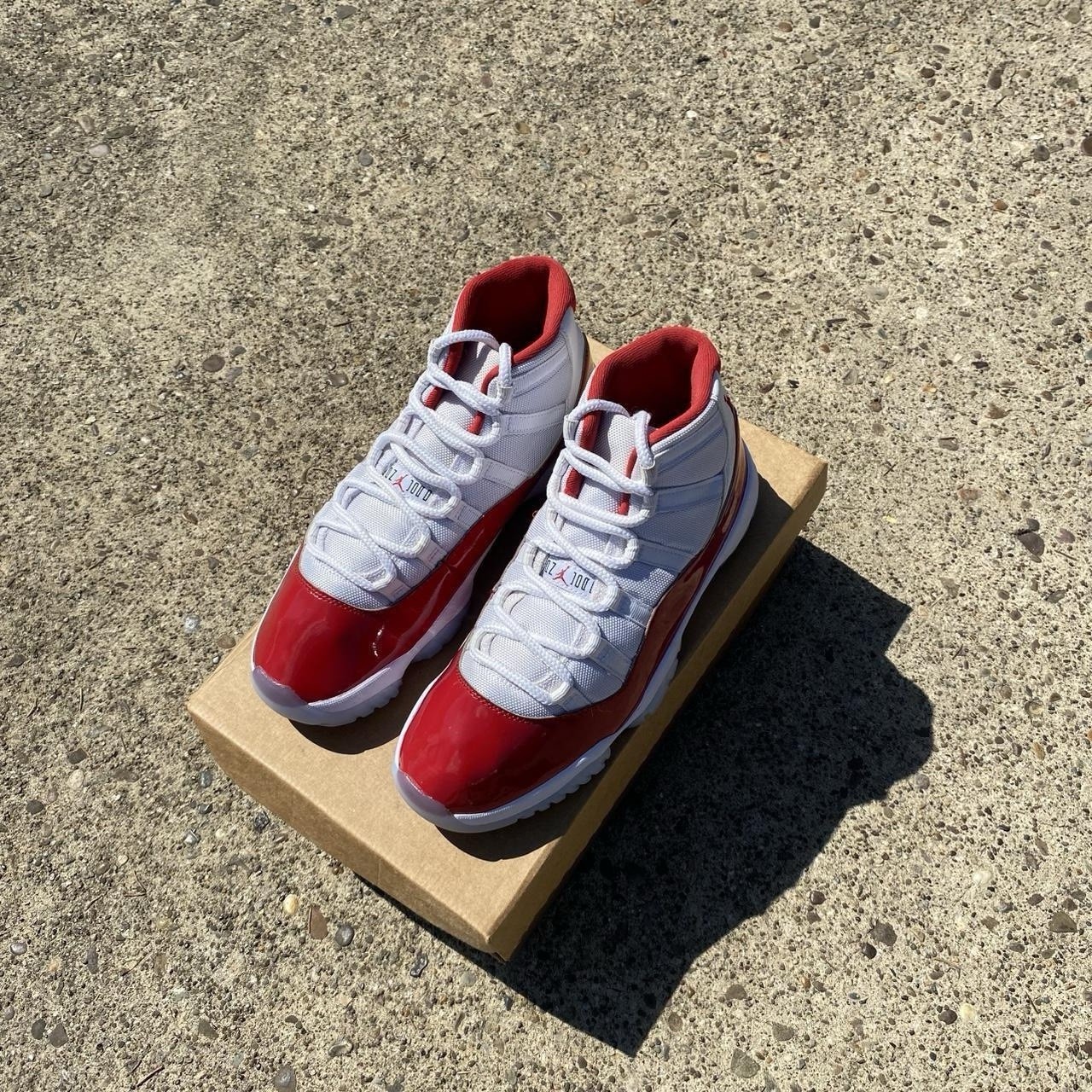 Air Jordan 11 ‘ Cherry Red ‘