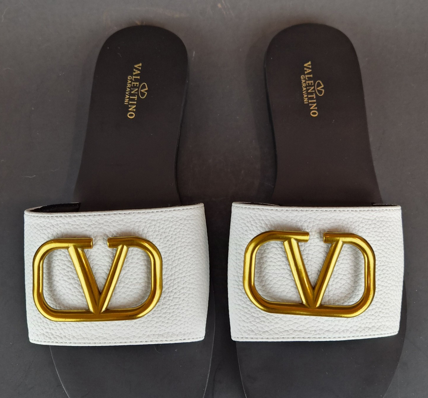 Valentino Garavani VLogo Slide Sandals White/Black Gold Logo Eu 38 / Us 7.5