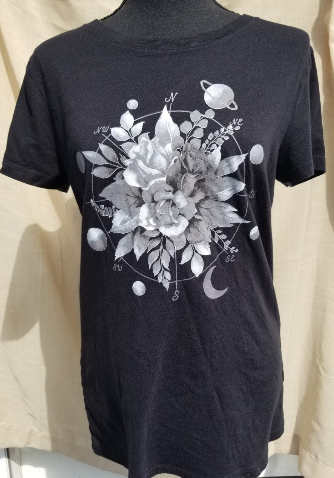 Free State Tee Shirt Women’s Black Floral, Moon Phase, Compass XL