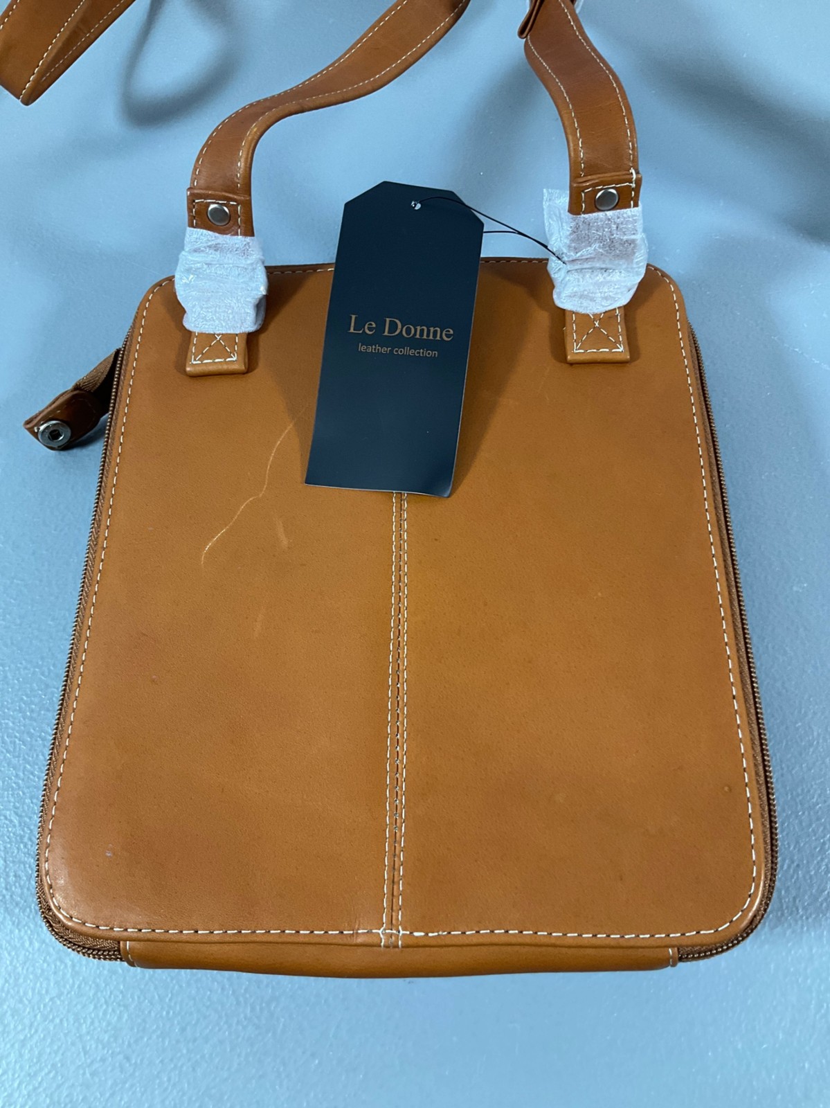 Le Donne Tan Leather Shoulder Bag – Structured Organizer with Adjustable Strap a