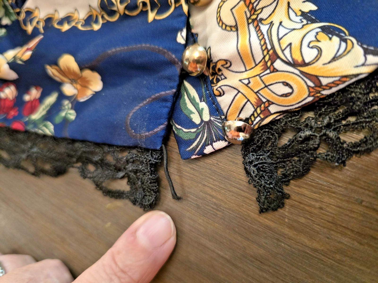 Elliatt Florentine Crop Top Black Lace Trim Blue & Gold Button Front Sz S