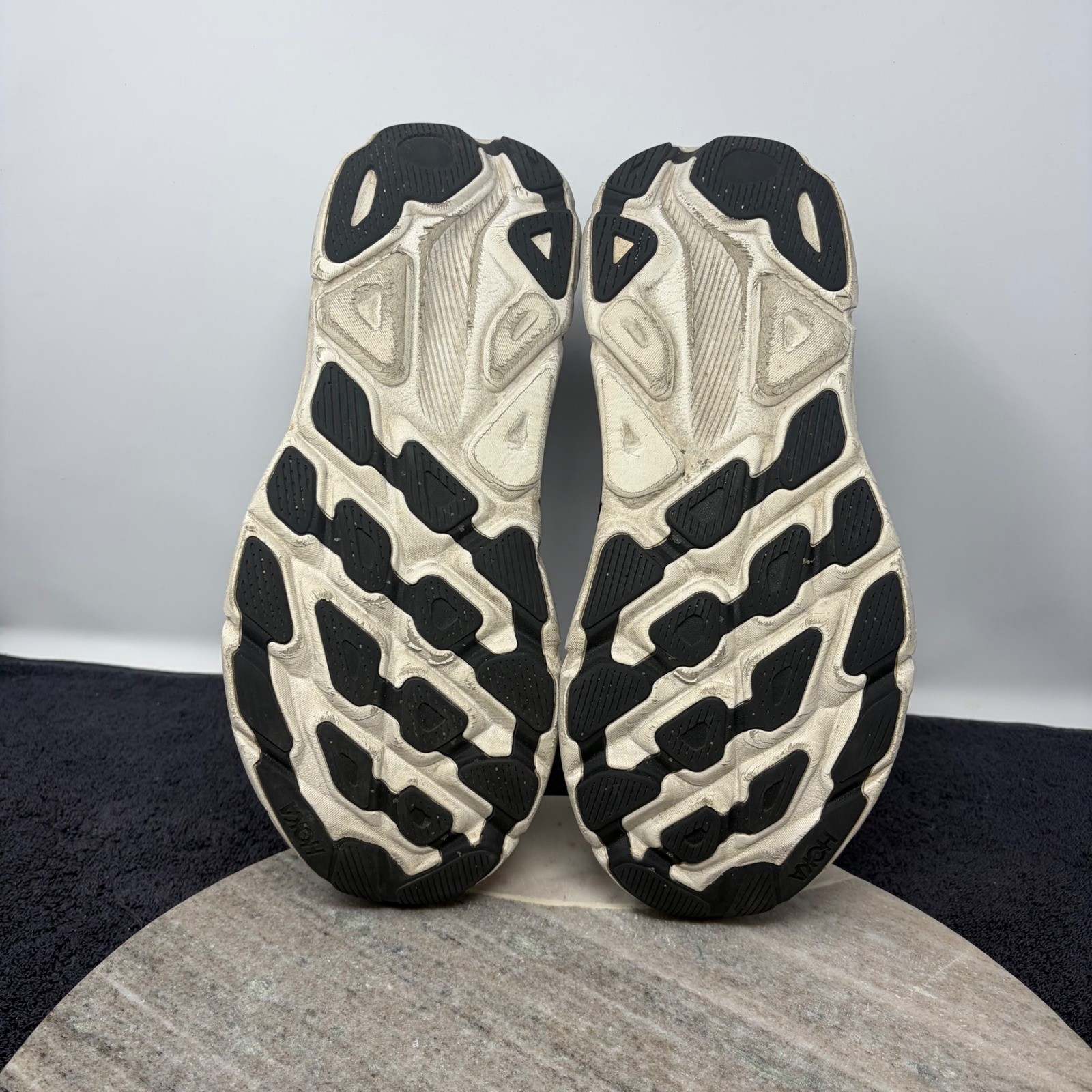 Hoka Clifton 9 Mens Running Shoes Black White 1127895 BWHT Size 11D