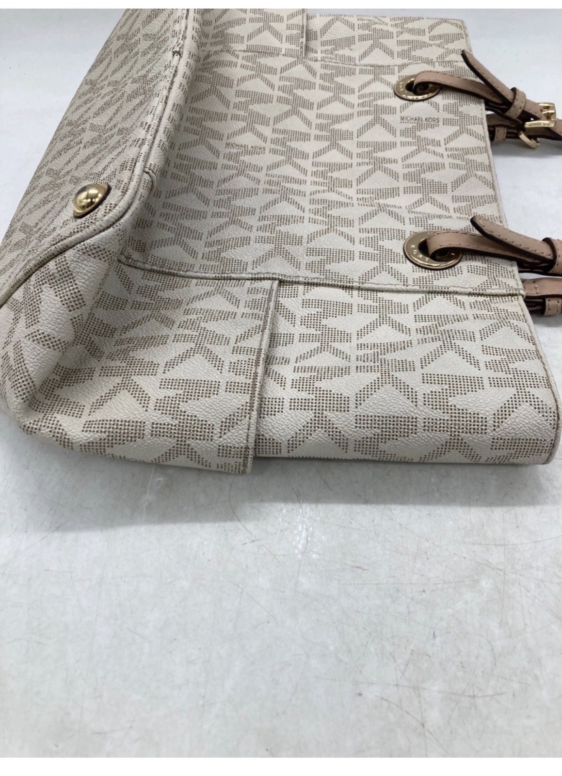 Michael Kors Signature Beige Logo Large Tote Zip Top Gold Hardware MK Charm