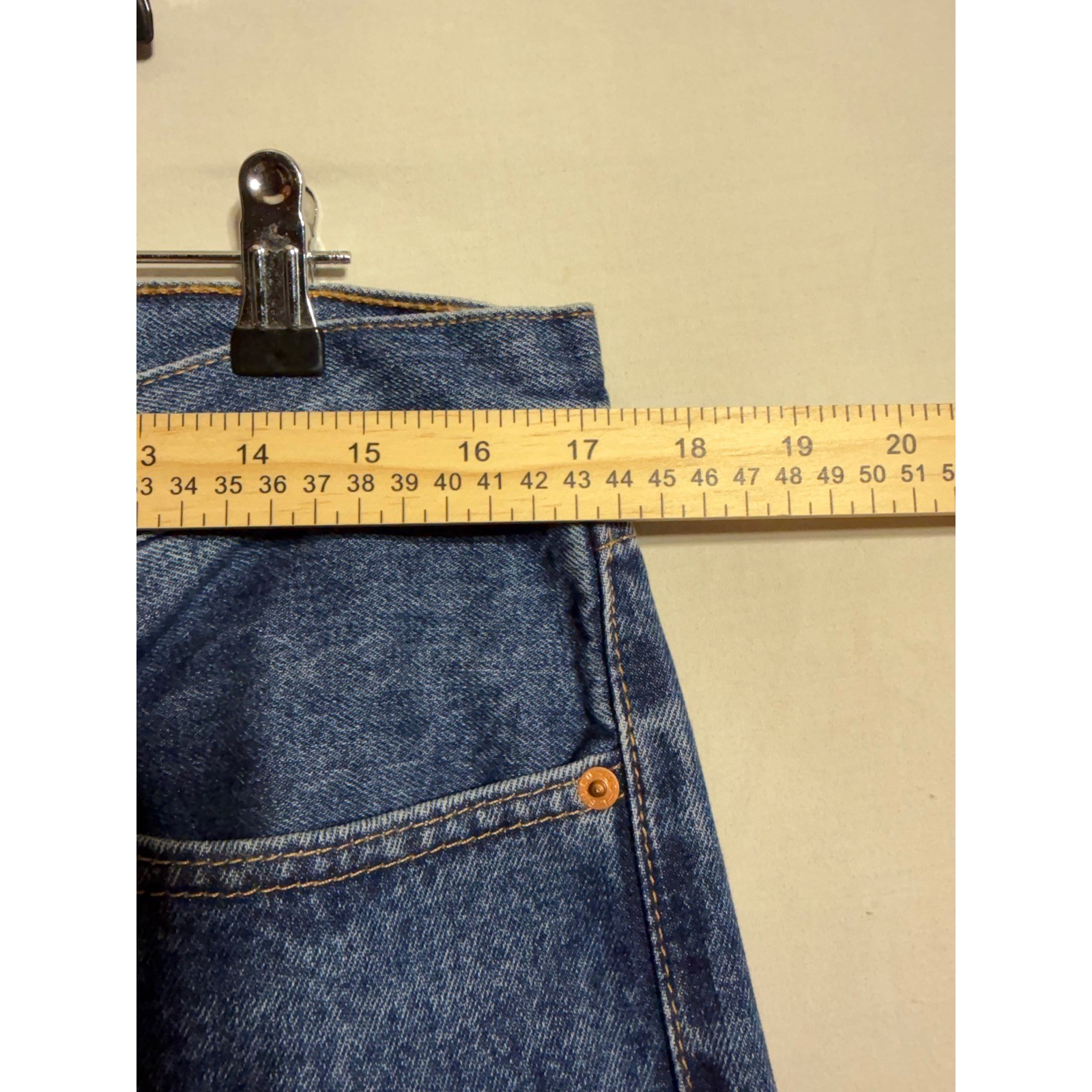 Levis 505 Regular Fit Straight Leg Jeans Mens 34×30 Medium Wash Blue Denim