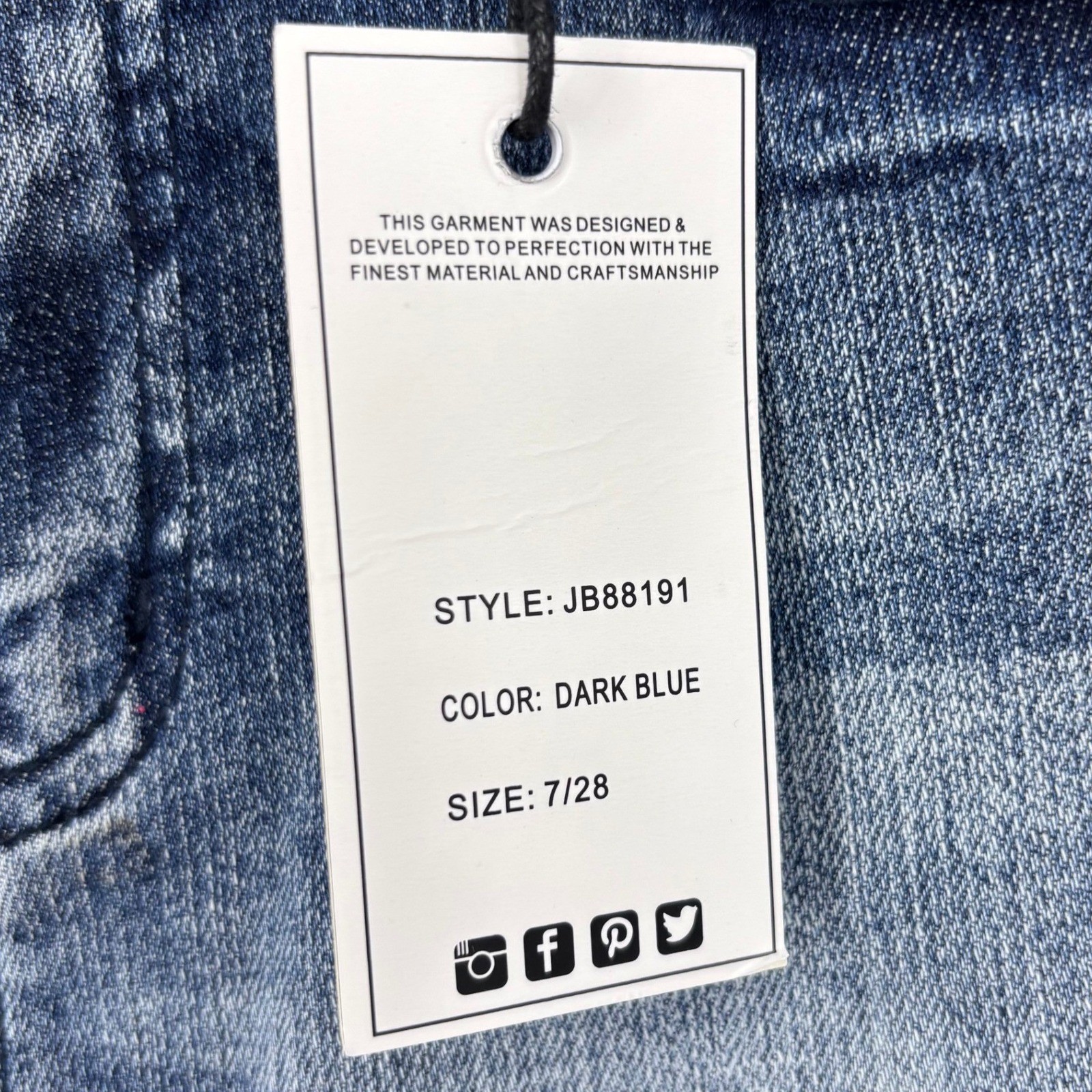 Judy Blue High Waist Raw Hem Relaxed Fit Jeans Sz 7/28 Cropped Distressed NEW