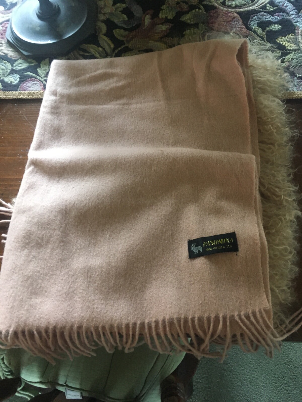 GORGEOUS Pasmina scarf/shawl – 64 x 48 inches – wool & faux fur – pink