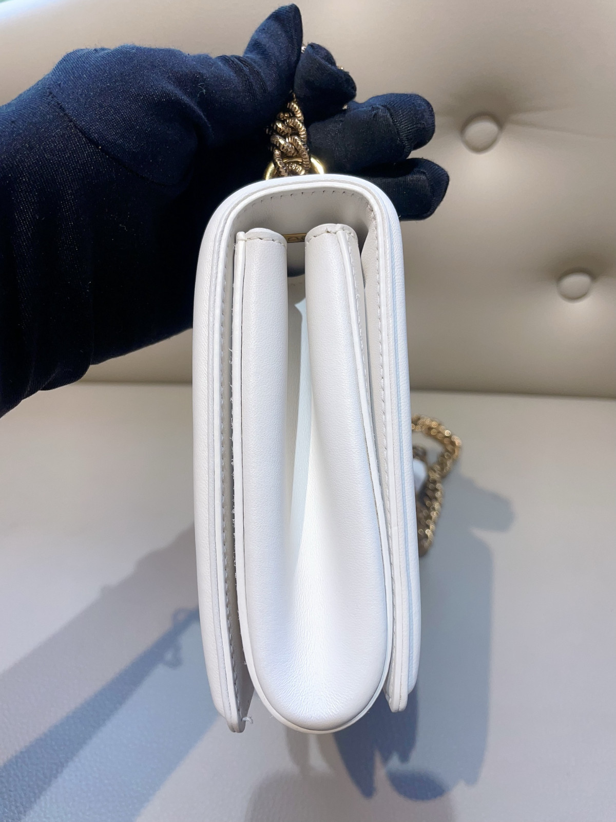Dolce & Gabbana Small White Sacred Heart Shoulder Bag (21×14×15.5) cm