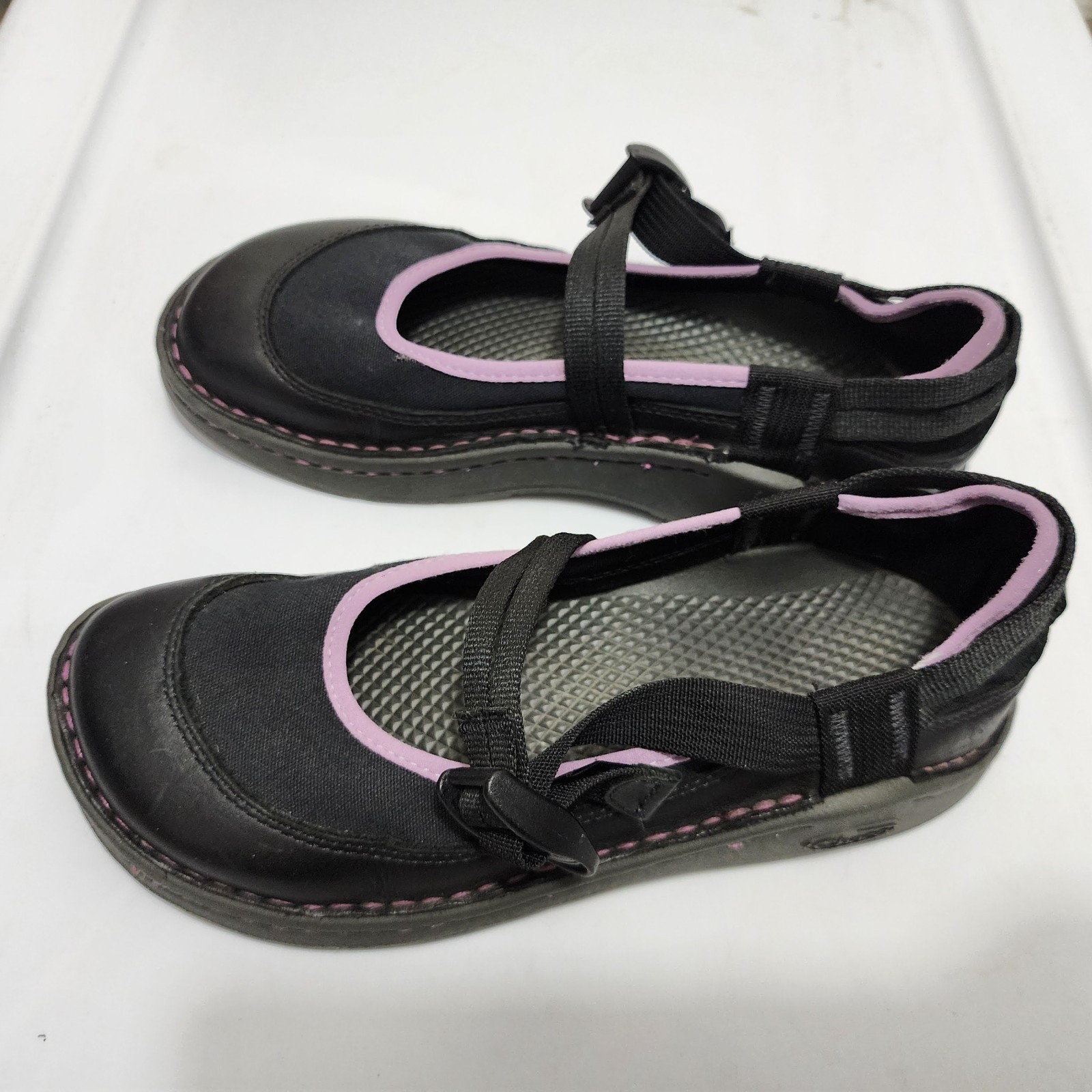 Chaco Loyalist Ecotread Mary Jane shoes Black Leather Purple accents Womens 7