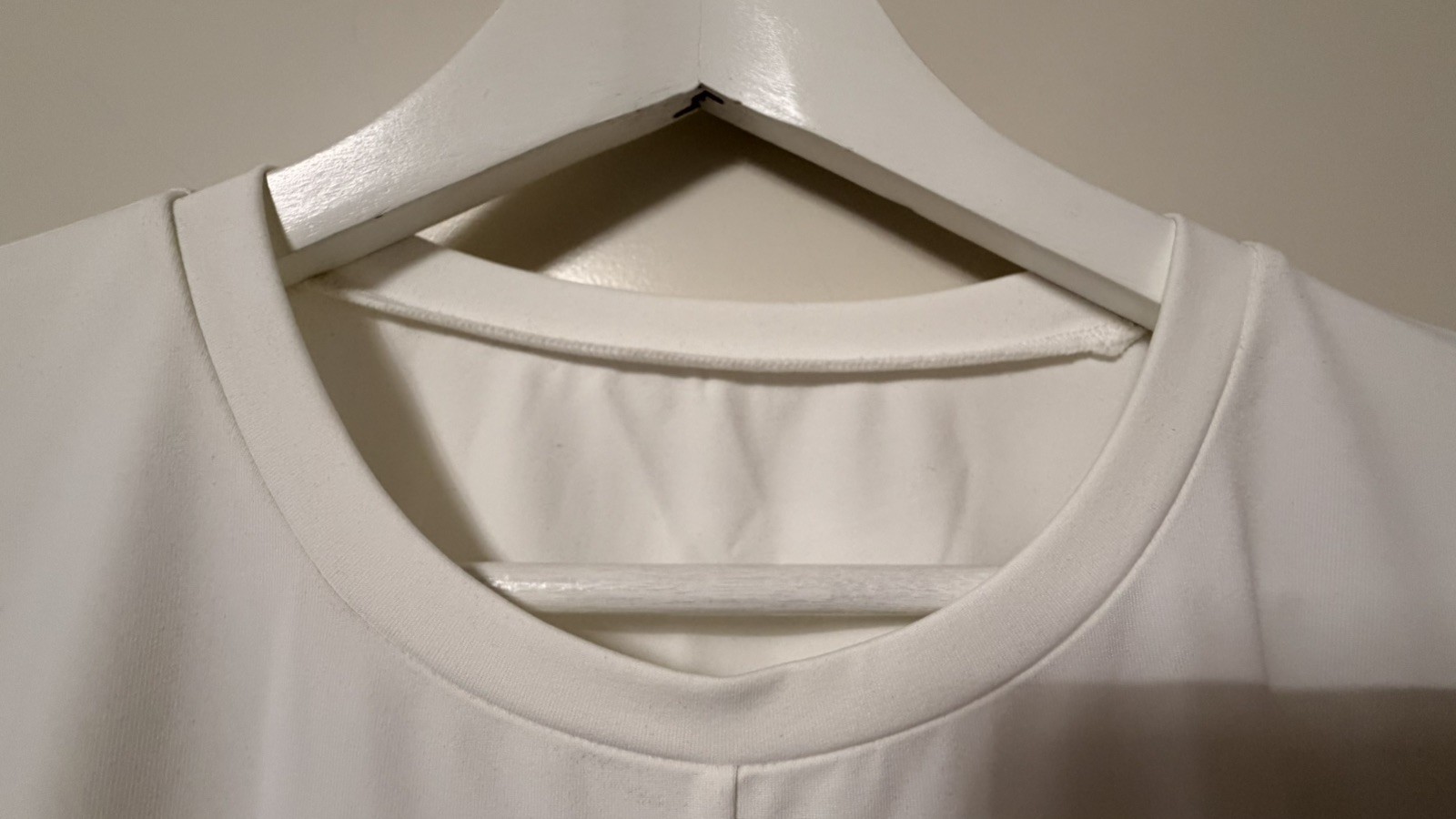 Halara White Athleisure Top Cap Sleeves Crossover Hem BNWT Large