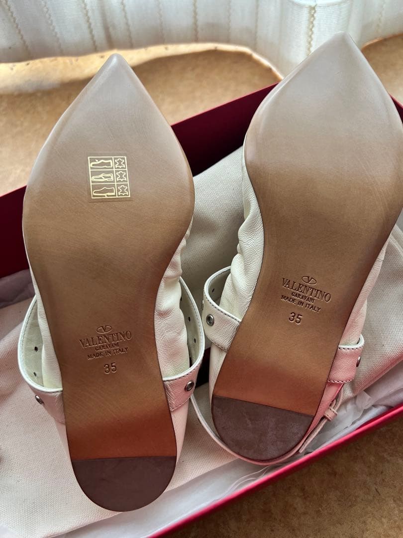 Valentino Garavani Love Latch Ballet Flats Ivory Leather 35EU 22.5cm New/Unused