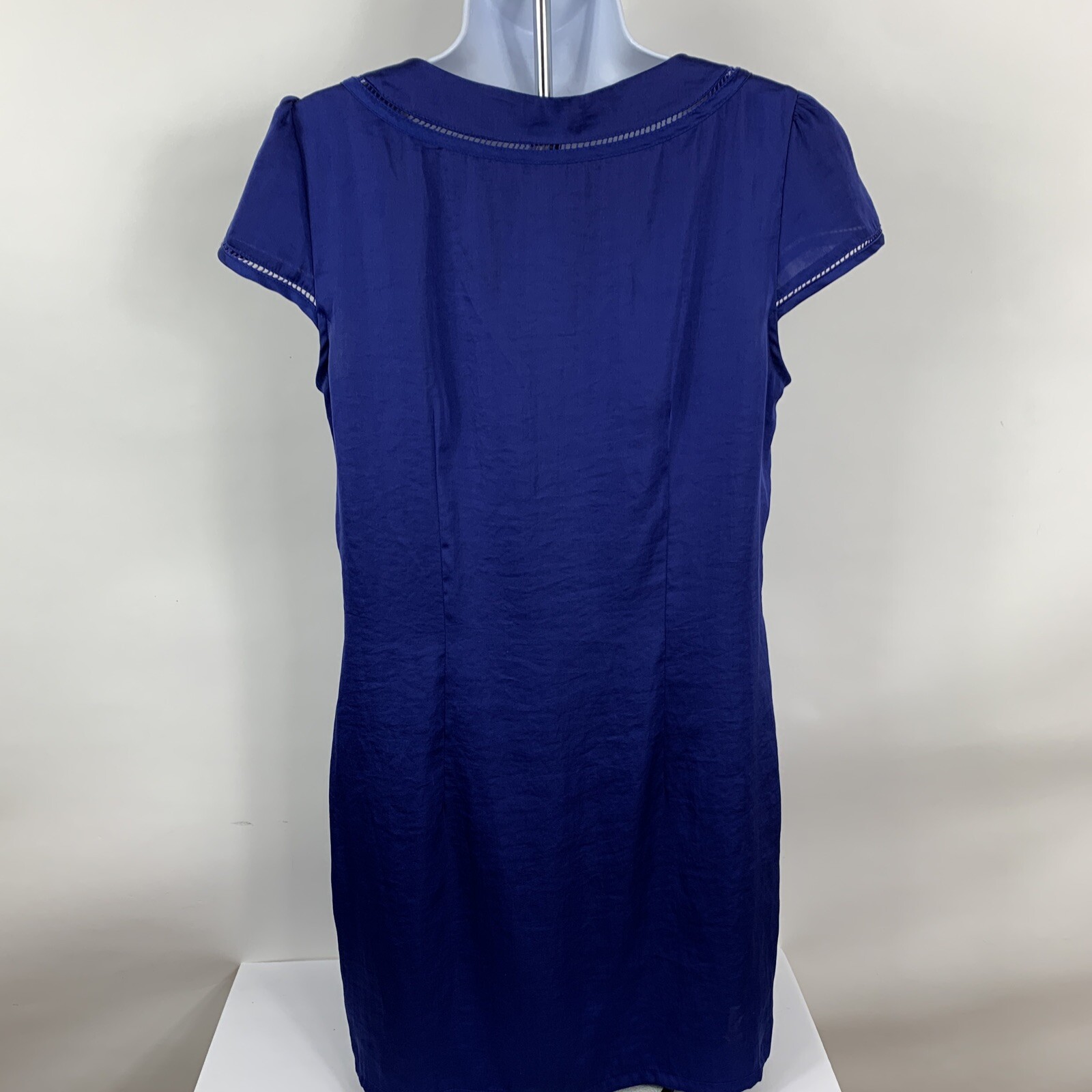 H & M Modern Classic Mini Dress Women’s Size 8 Short Sleeve Blue Lightweight