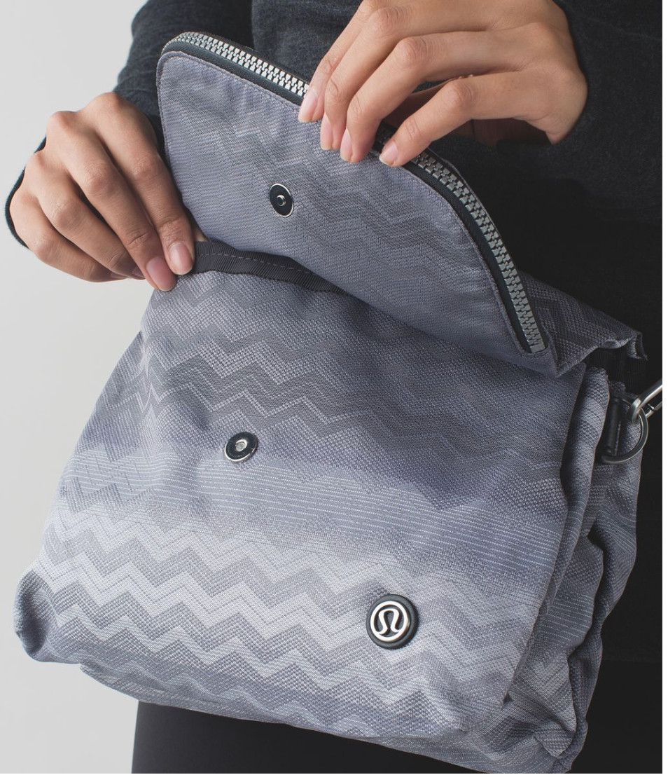 Lululemon Party Om Crossbody Messenger Gorpcore Festival Purse Gray Zig Zag