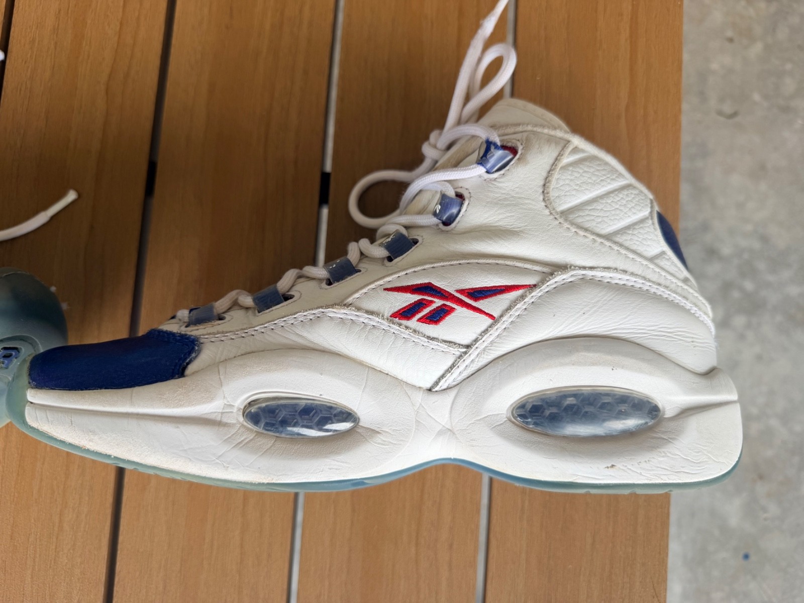 Reebok Classic Mid Allen Iverson Blue Toe OG Basketball Shoes Size 10.5