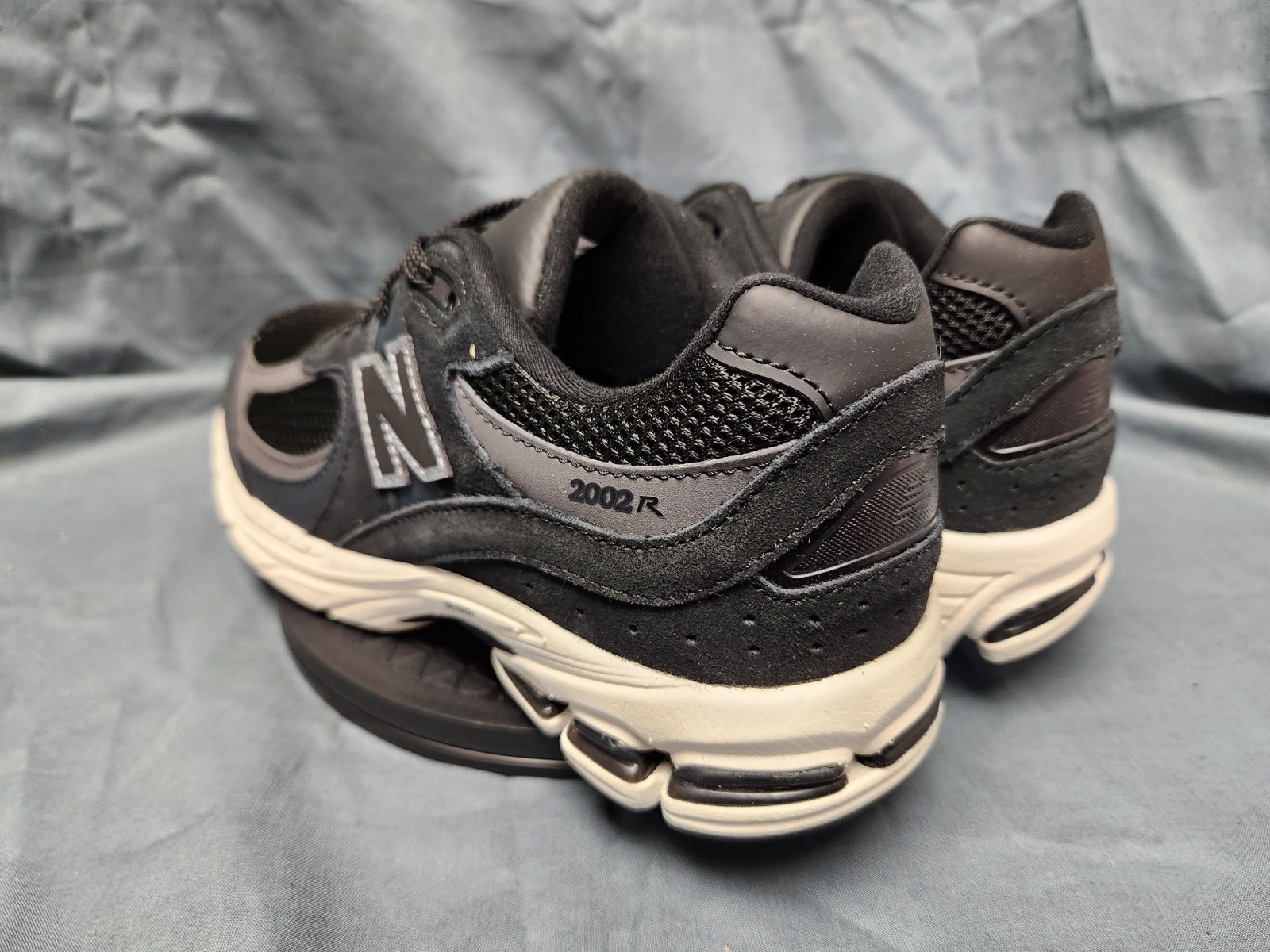 New Balance Boys 2002 Sneakers GC2002BK Suede Black Size 4 NEW NO BOX!