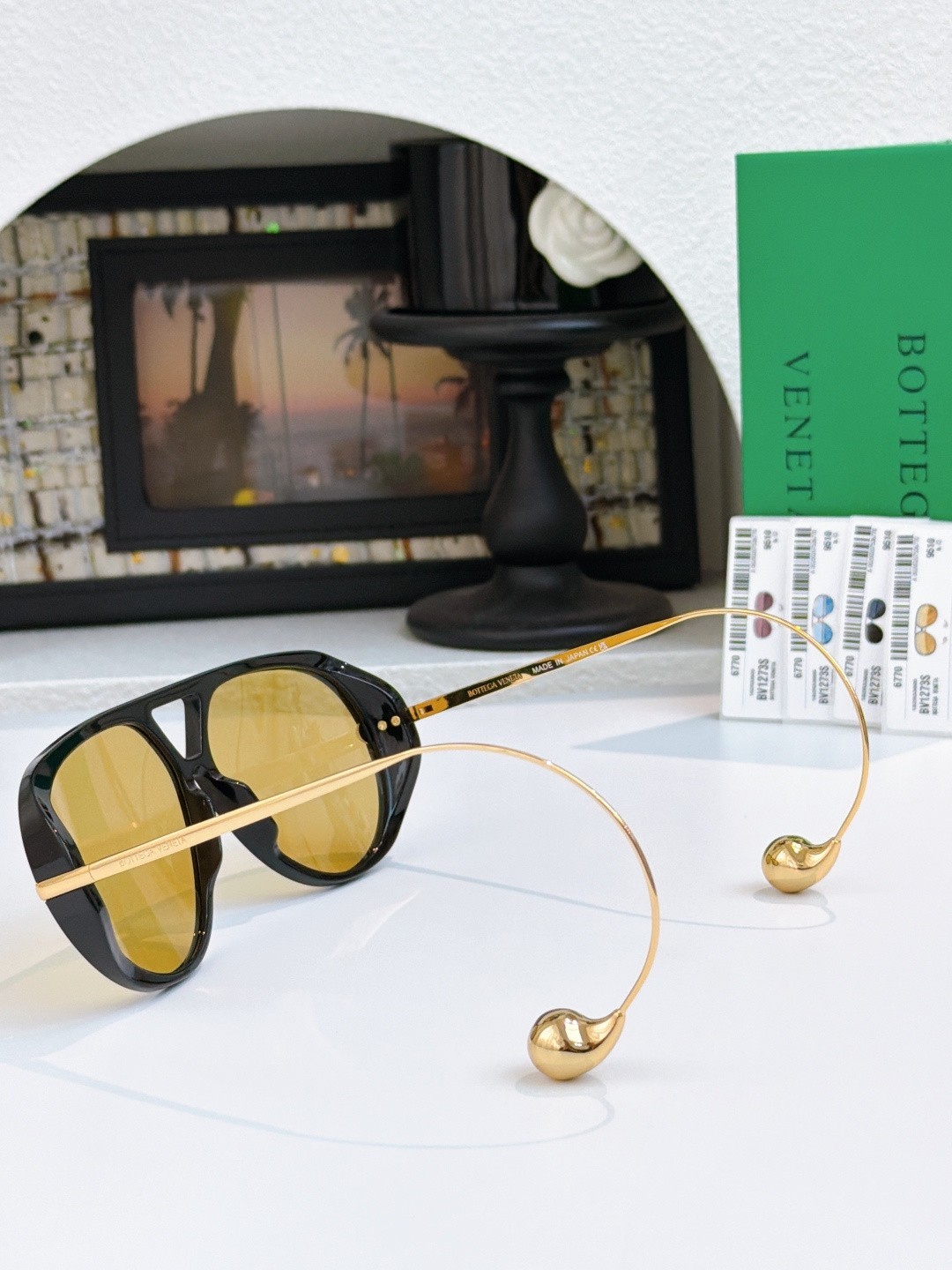 BOTTEGA VENETA 1436 DROP BV1436S Metal Gold Black Unisex Oversized Sunglass 001