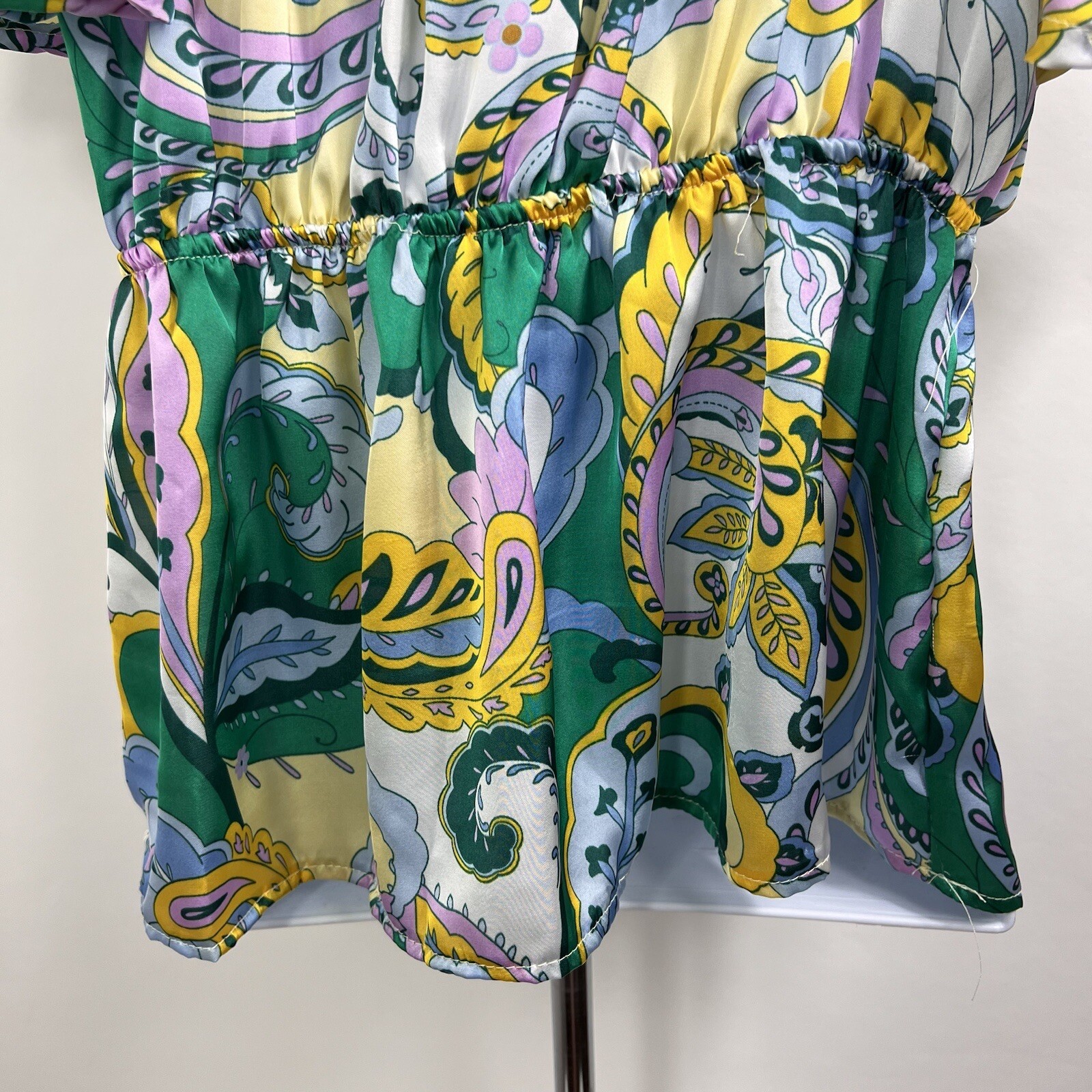 Rue 21 Blouse Women’s Medium Satin Short Sleeve Off Shoulder Paisley Lightweight