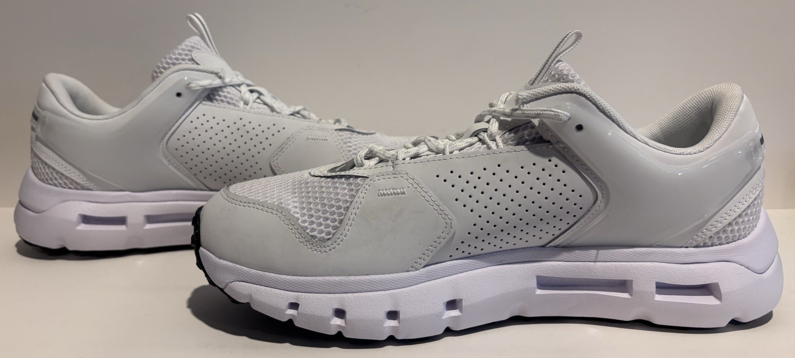 Under Armour UA Summit Trek Men’s Sneakers Shoes White / White / Blanc Size 10