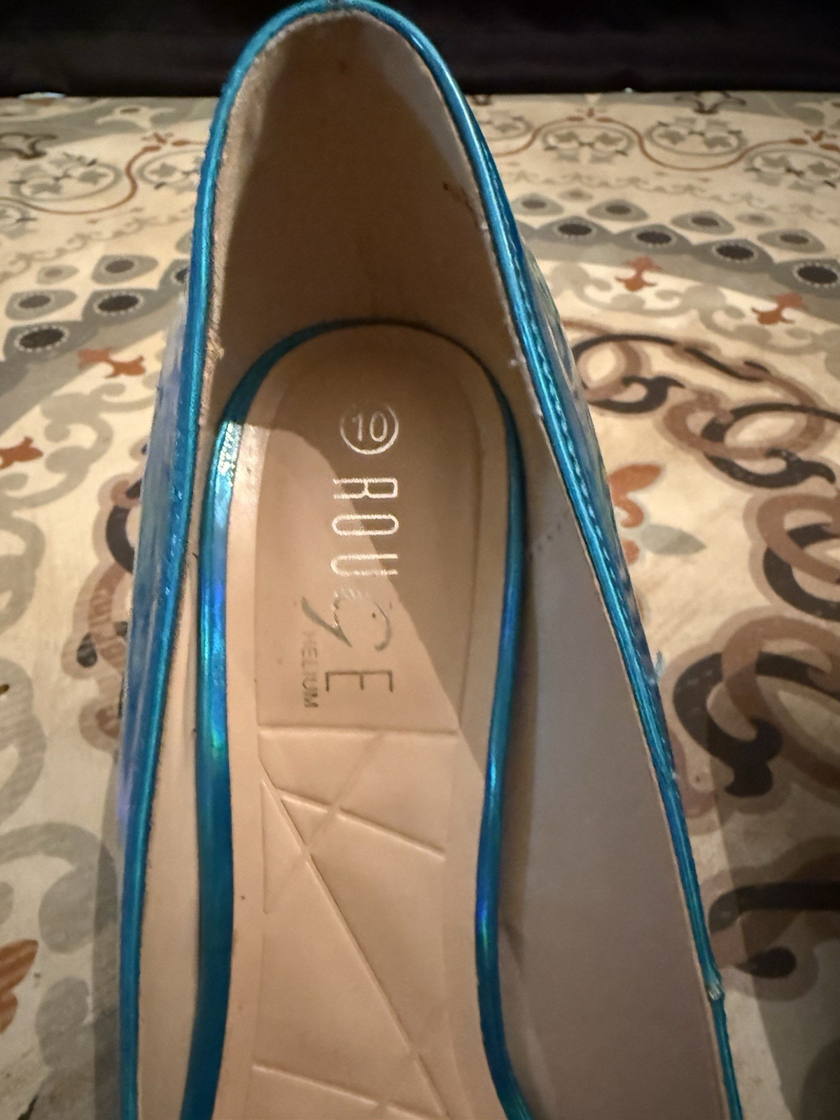 Rouge Women Blue Iridescent Patent Leather Pointed Toe Pumps Slip-On US 10