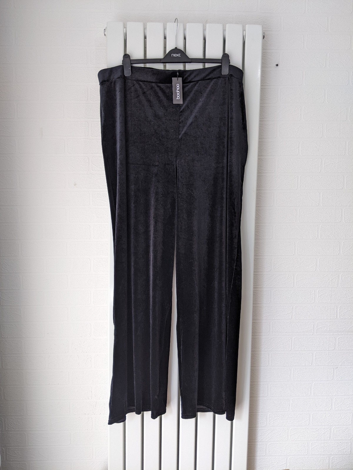 New Boohoo Velvet wide Leg Black Trousers size 28 / 56 #ocassionwear