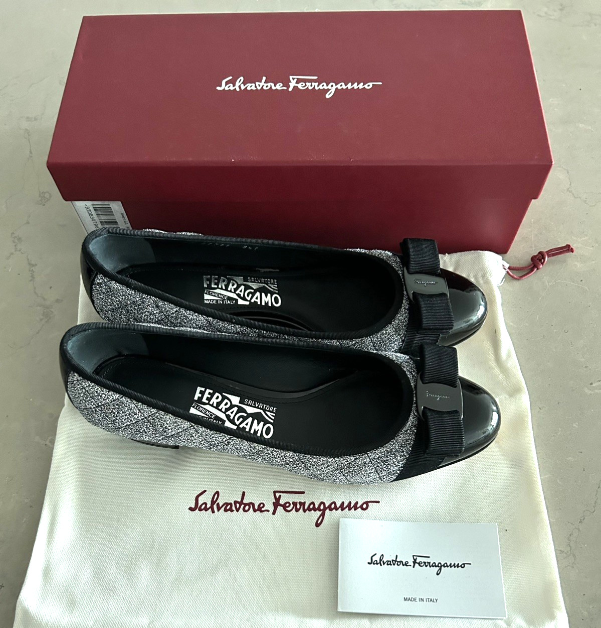 Salvatore Ferragamo Vara Bow Pumps – Silver Glitter & Black Patent, 8.5 C New!