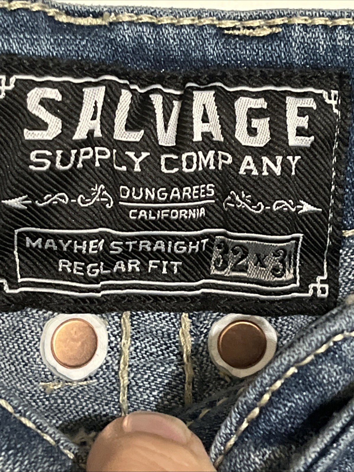MINT SALVAGE 32 x 30 MAYHEM STRAIGHT LEG WESTERN BLUE JEANS MNFR DISTRESS BKE