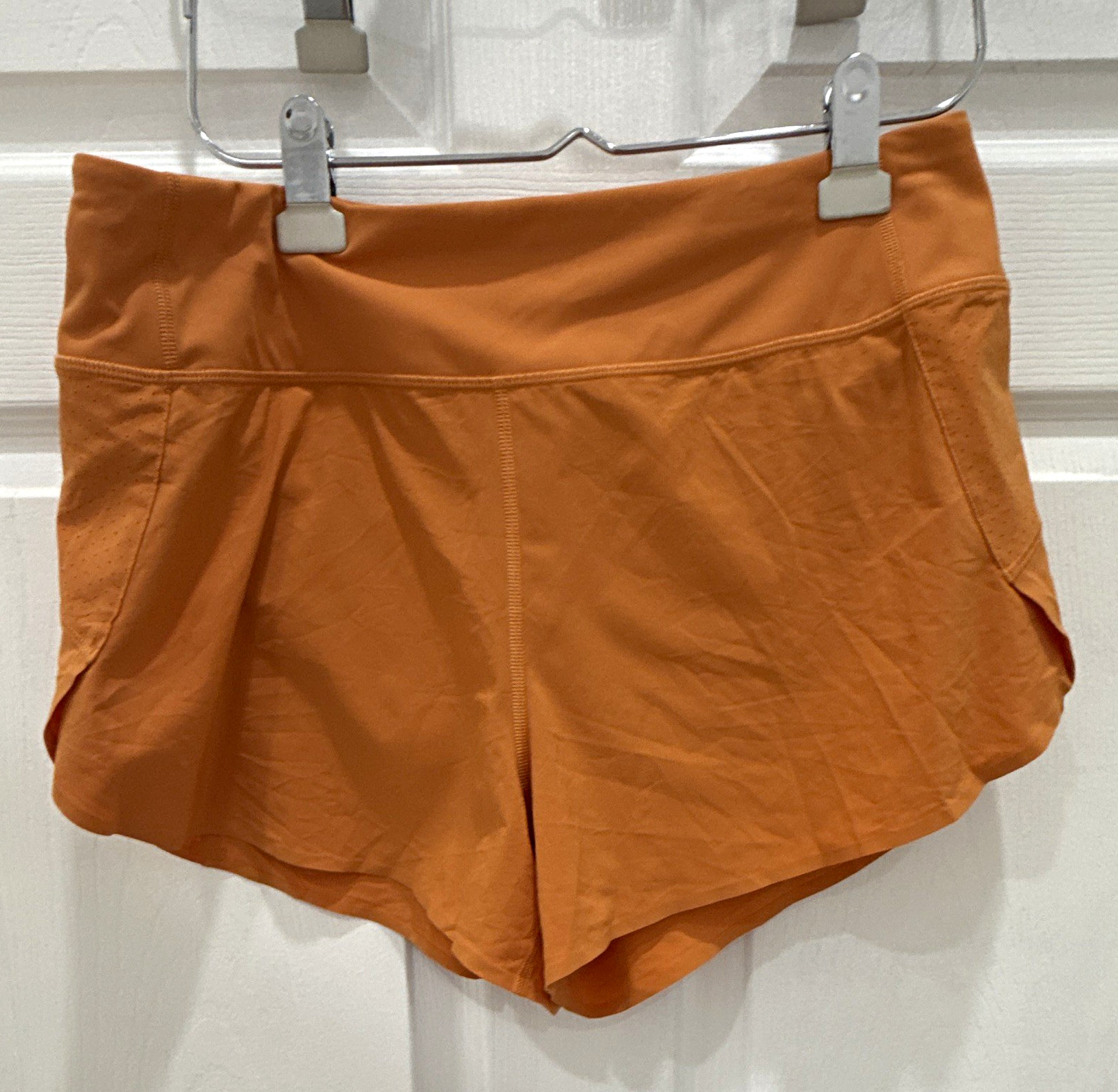 Athleta Women’s Run With It Orange 3.5in Running Shorts Drawstring Pockets