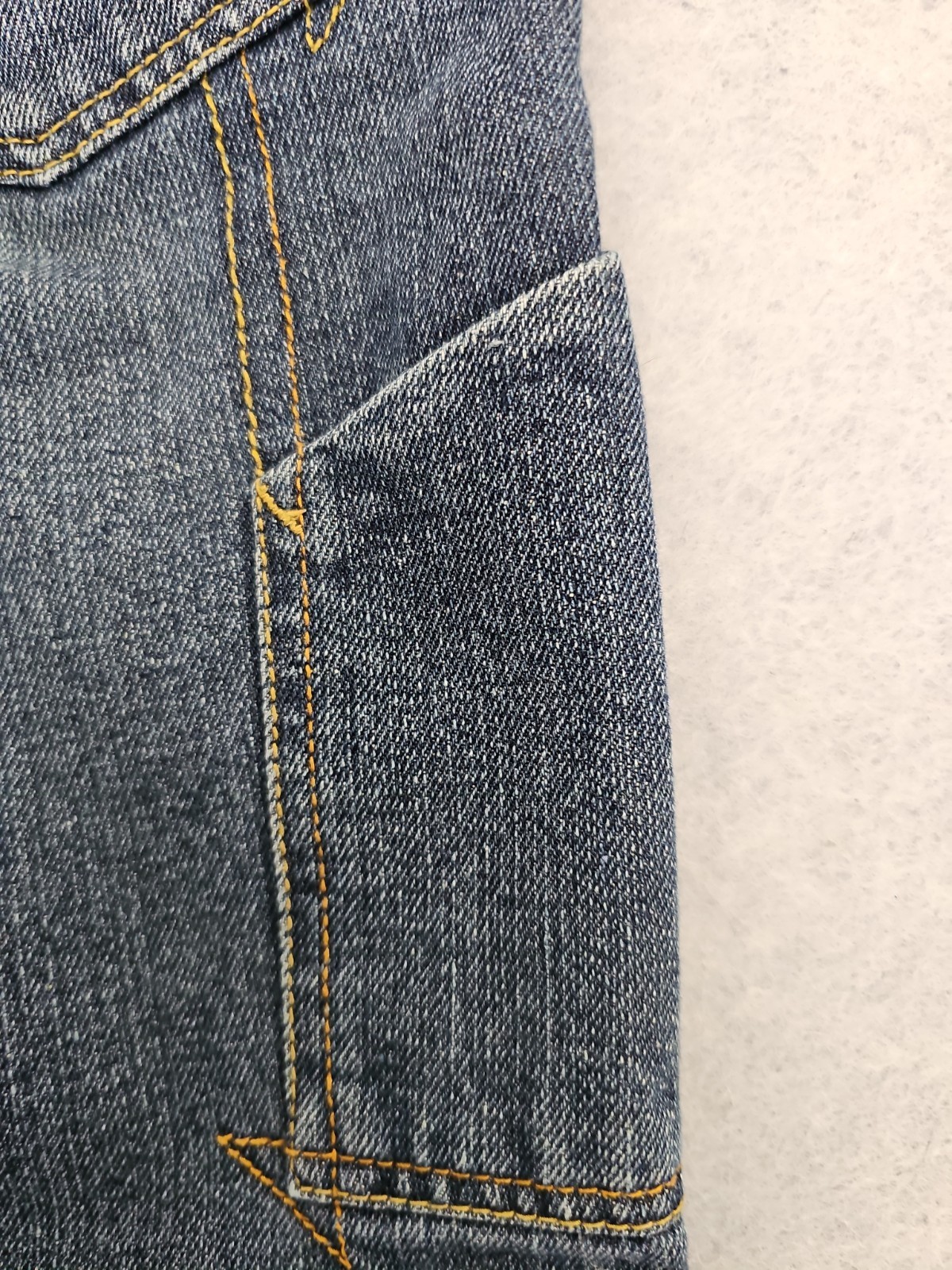 Levi’s Boys Zip Fly Button Closure Belt Loops Short 18 Reg Waist 29 Jeans Sports
