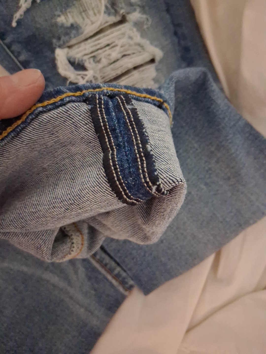 American Eagle Jeans Men’s Original Straight, Air Flex (+) Size 34/33 Destroyed