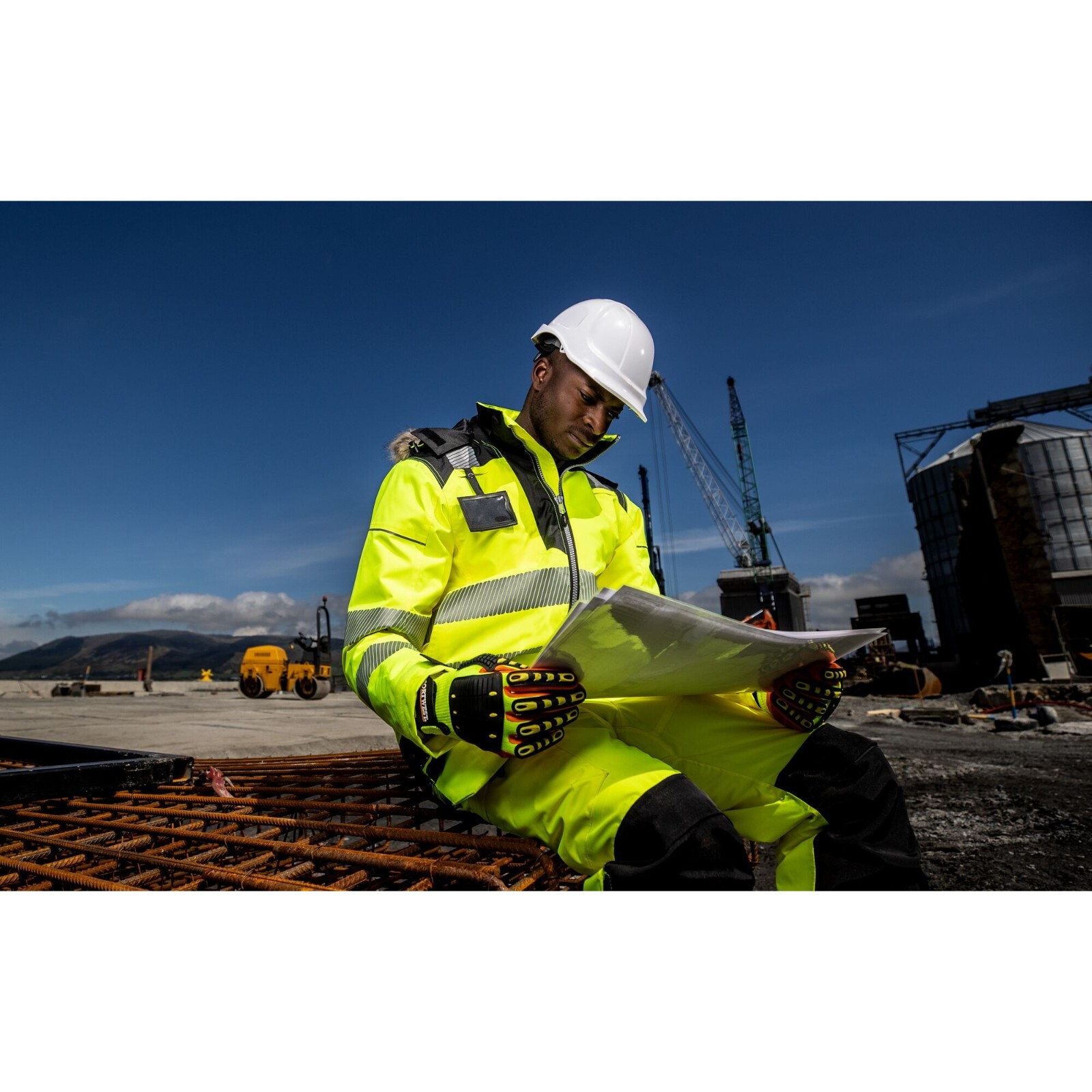 Portwest PW367 Waterproof Hi Vis Reflective 5-in-1 Winter Safety Jacket
