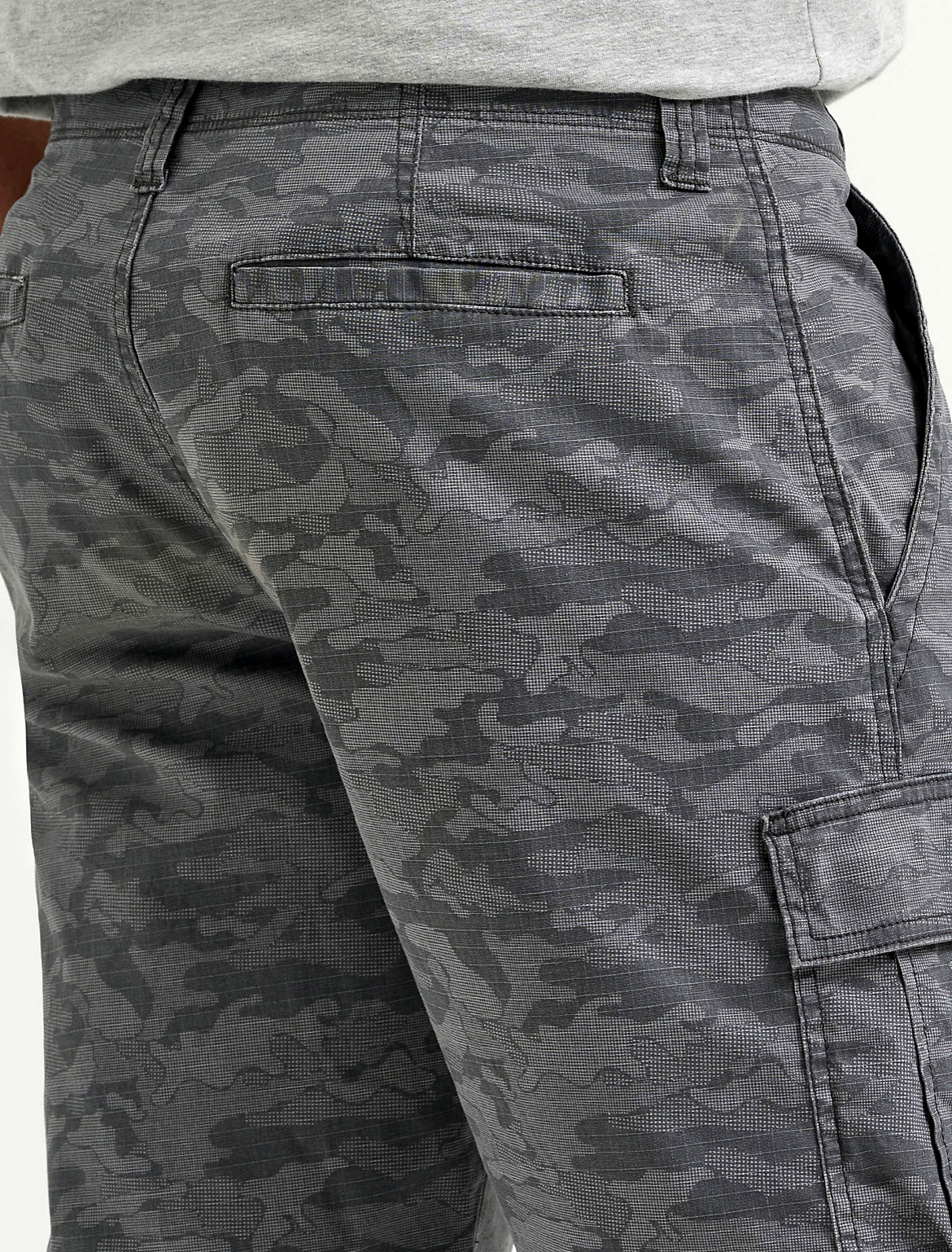 Men’s Wrangler Relaxed Fit Cargo Shorts w/ Stretch Camo Magnet Grey ALL SIZES