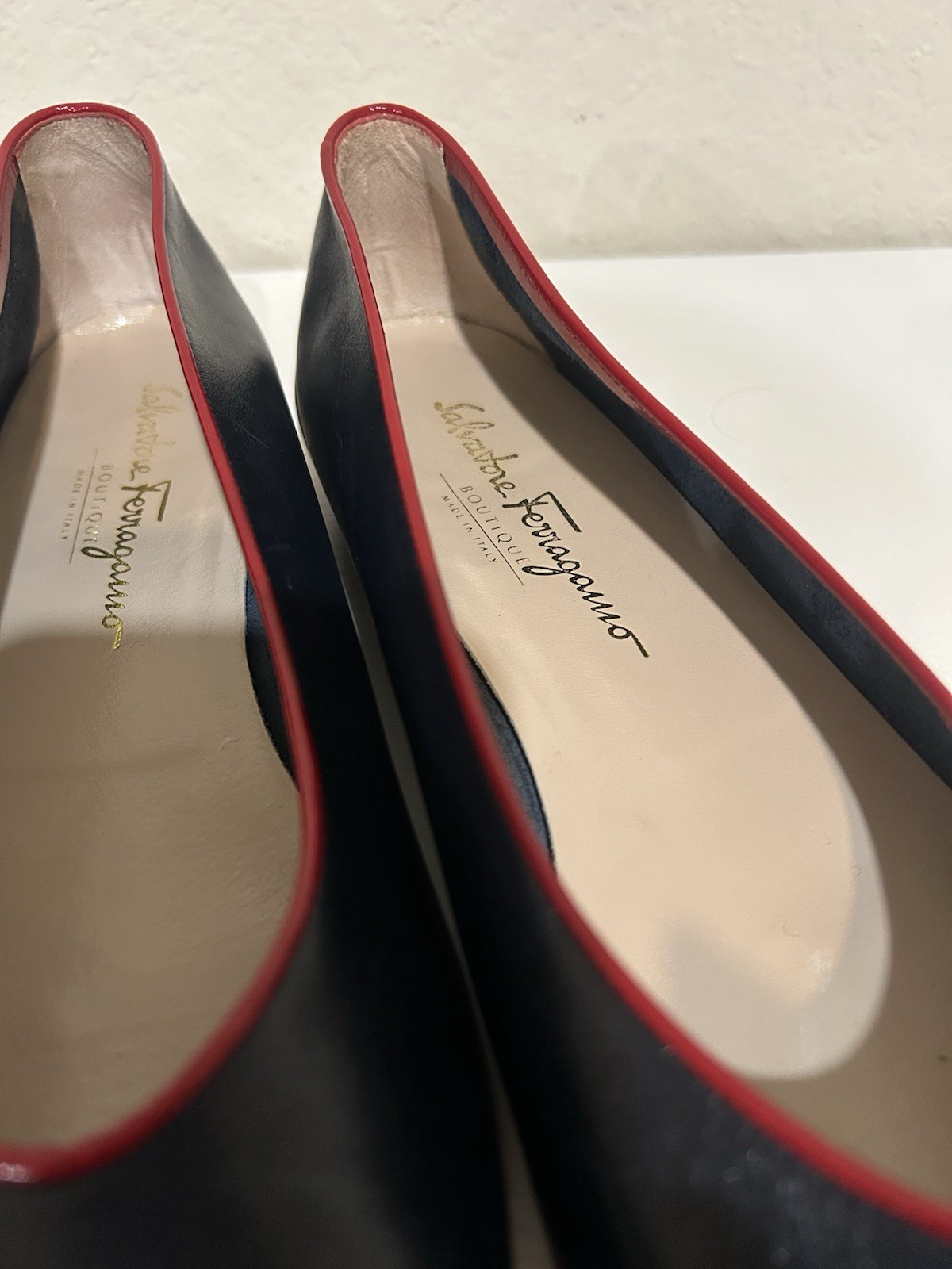Salvatore Ferragamo Navy/Red Leather Ballet Flats Almond Toe Slip-On AAA 11