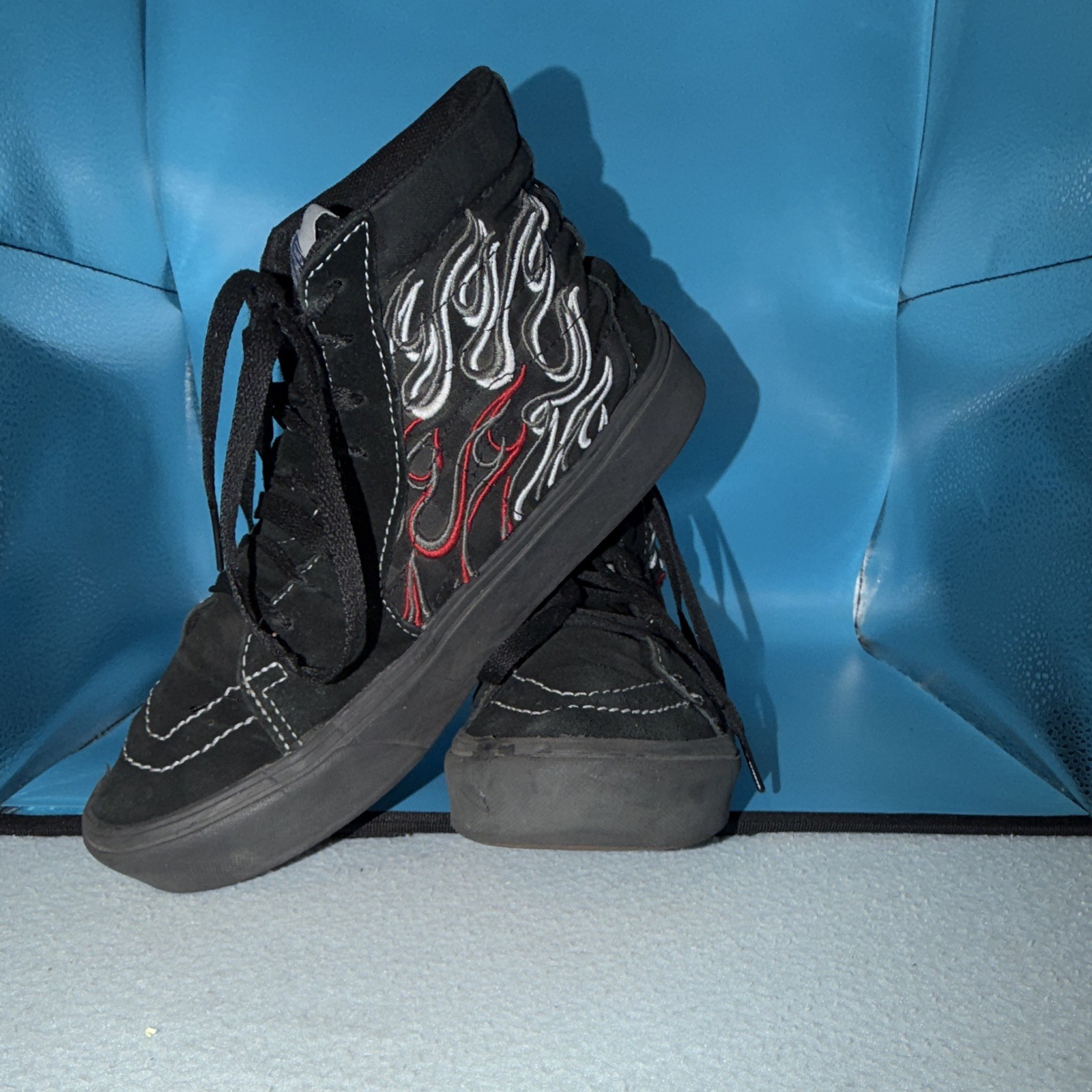 VANS Men’s High Top Lace-Up Sneakers Black/Red/White Flame Graphic Rubber