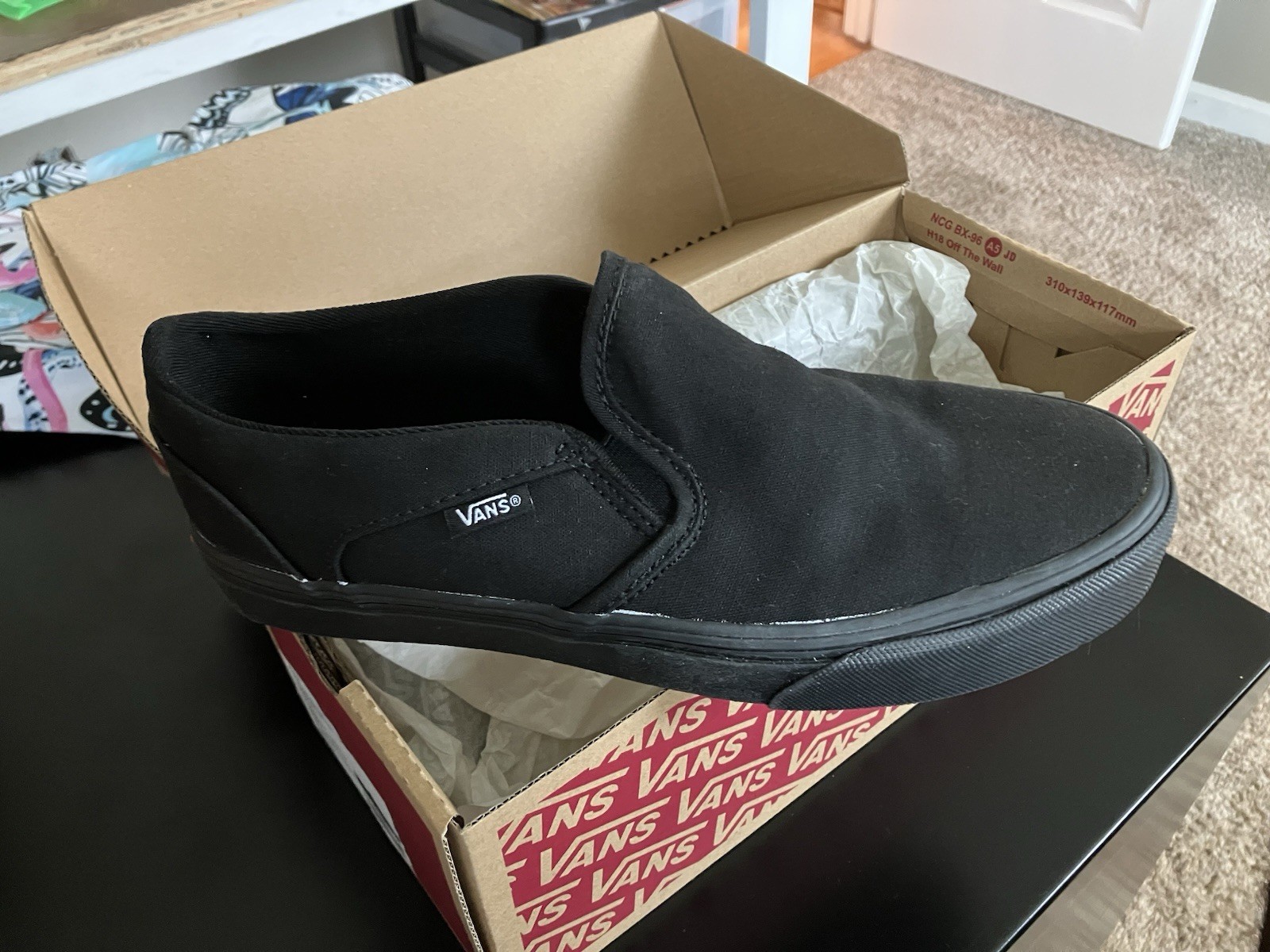Brand New Vans Asher Size 8.5 Black VNOA45JM186