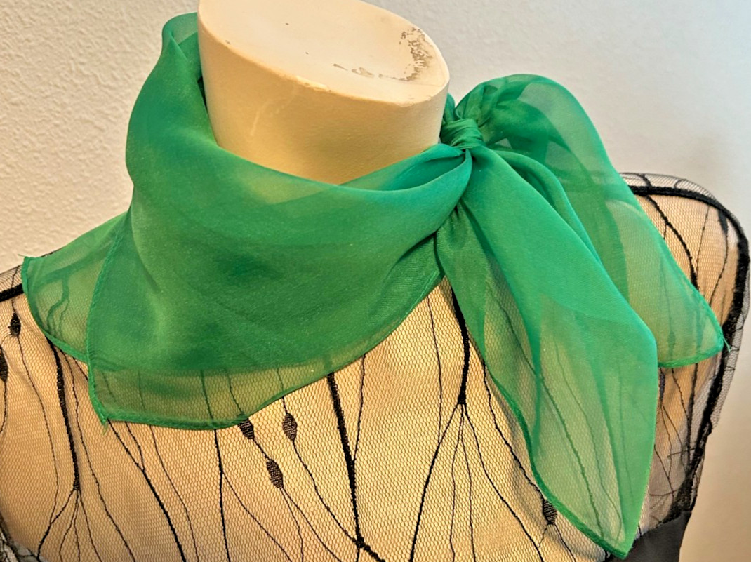NEW 20 x 21 In. Small Sq. Green Solid Color 100% Mulberry Silk Scarf- SS 1039