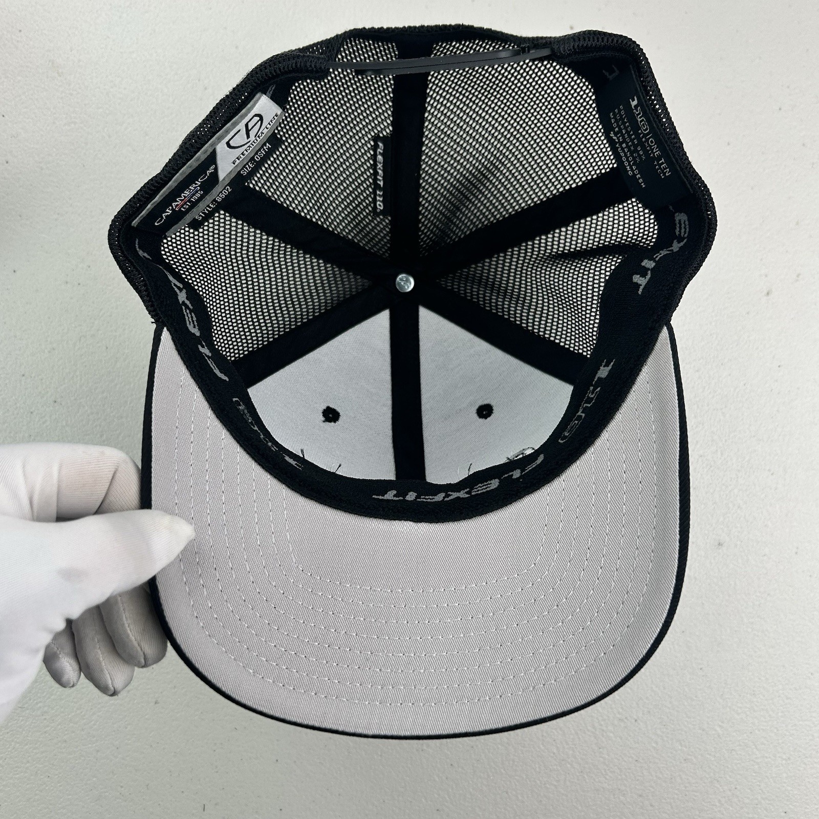 Celsius Trucker Hat Cap Black Men’s OSFM Snapback NWT CapAmerica Flexfit Yupoong