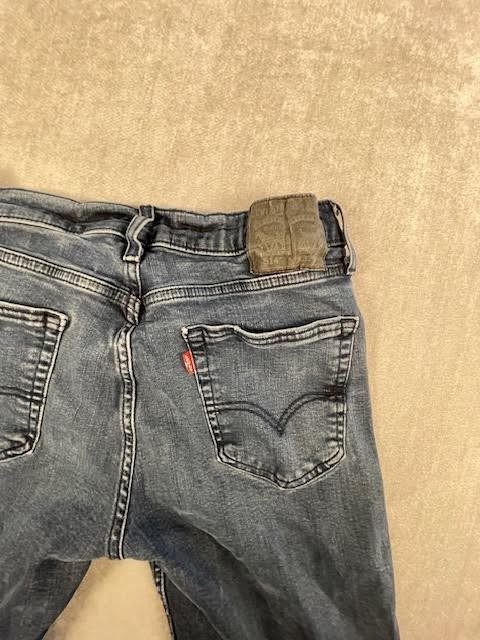 Levi’s 514 jeans 32×34 dark wash straight leg