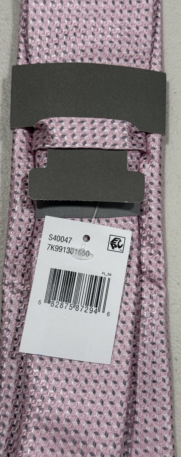 Michael Kors Men’s Classic Diamond Pattern Tie Pink Size width 3 1/8″ 100% Silk